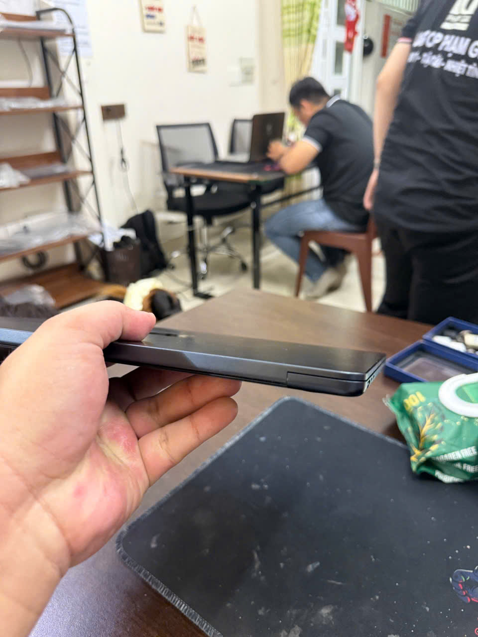 MACBOOK air M2 2022 sang xịn màu Midnight đẹp - Hình ảnh 4