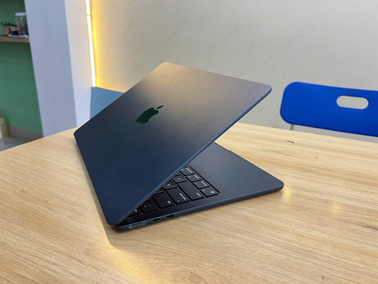 LAPTOP AIR M2 MIDNIGHT 2022 sang xịn mịn - Hình ảnh 2