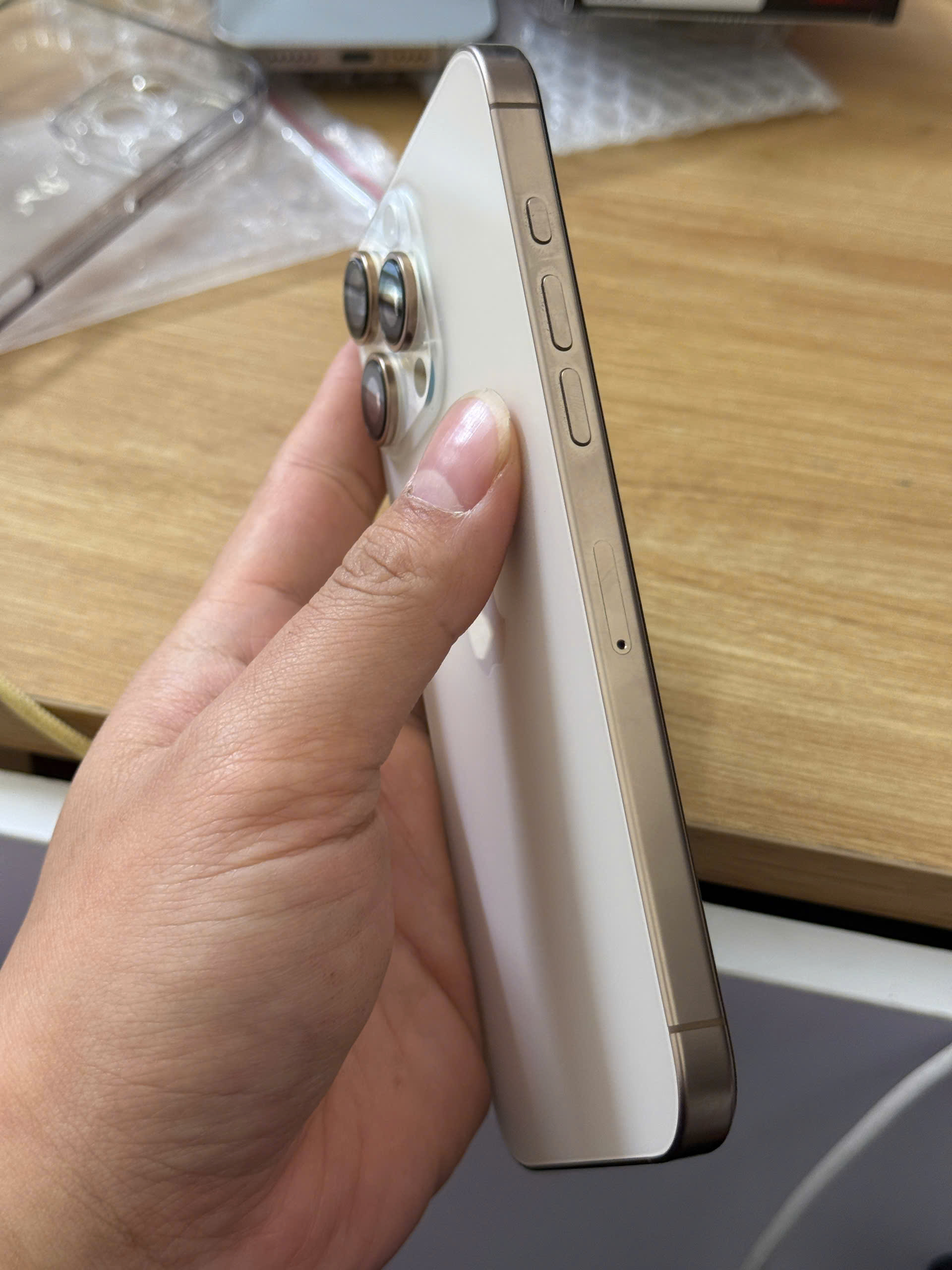 ĐIỆN THOẠI IPHONE 16PRM 256GB lock - Hình ảnh 4