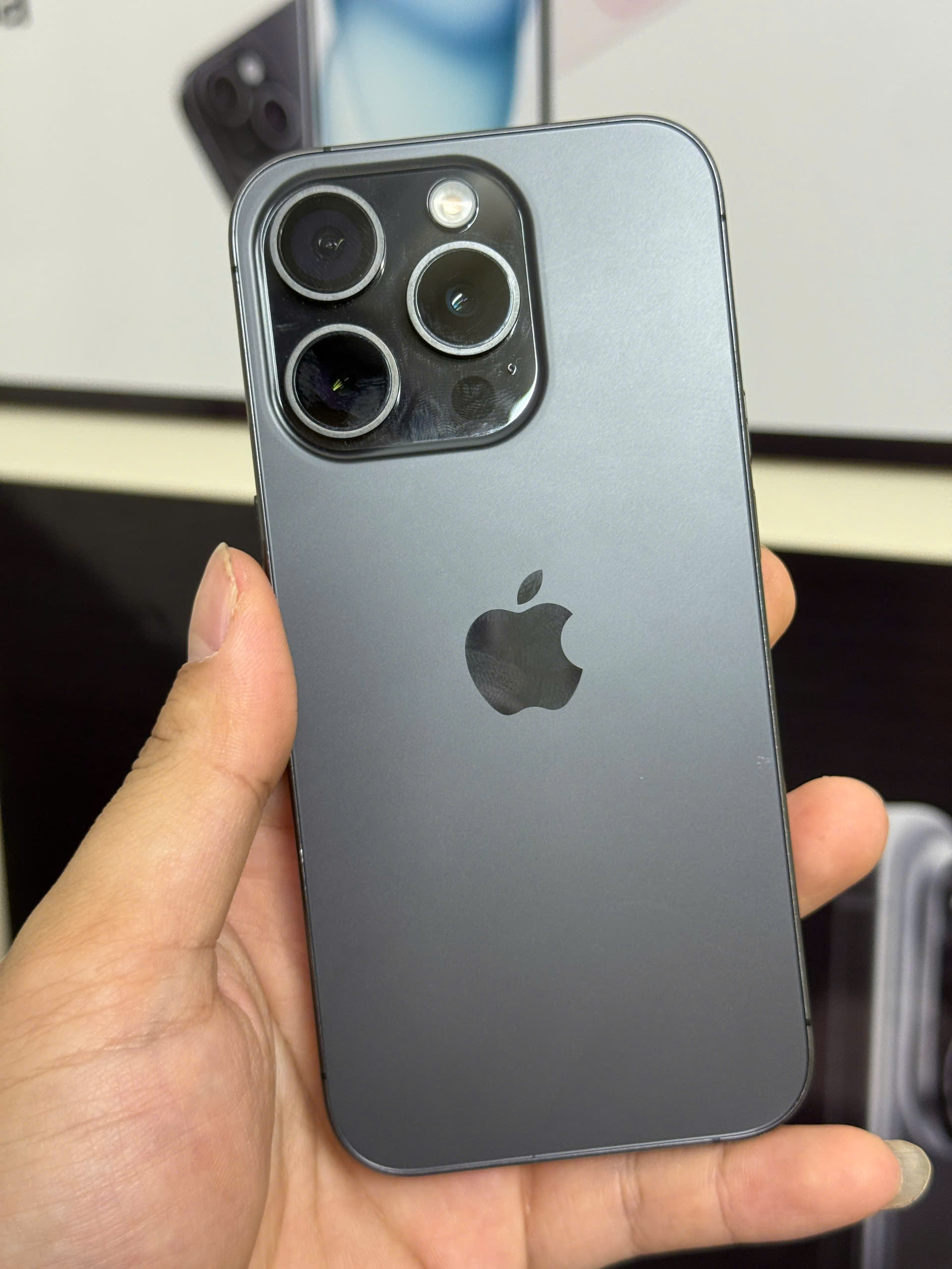 điện thoại iphone 15pro