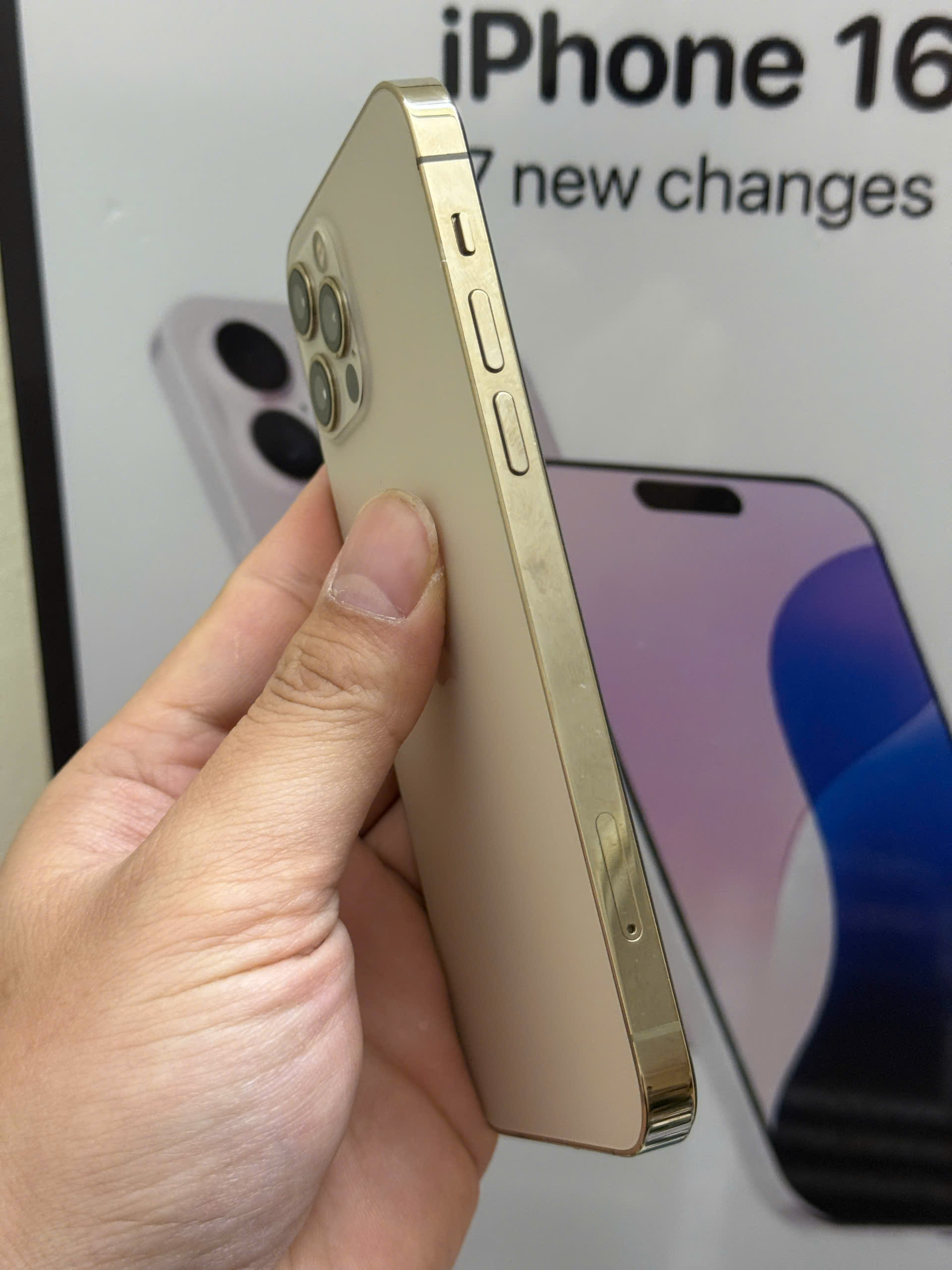 ĐIỆN THOẠI 12PRO 256GB gold - Hình ảnh 3