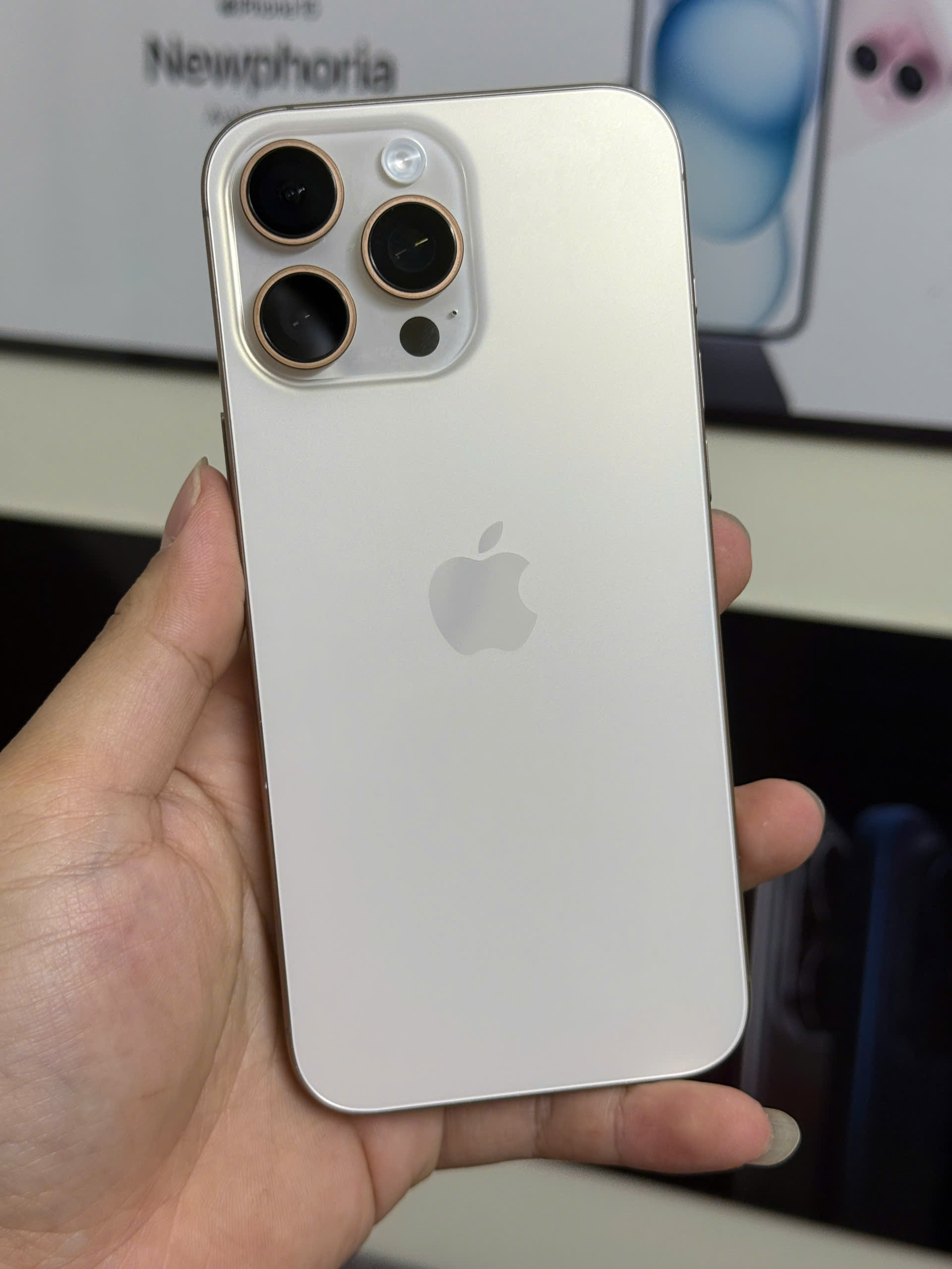 điện thoại iphone 16prm