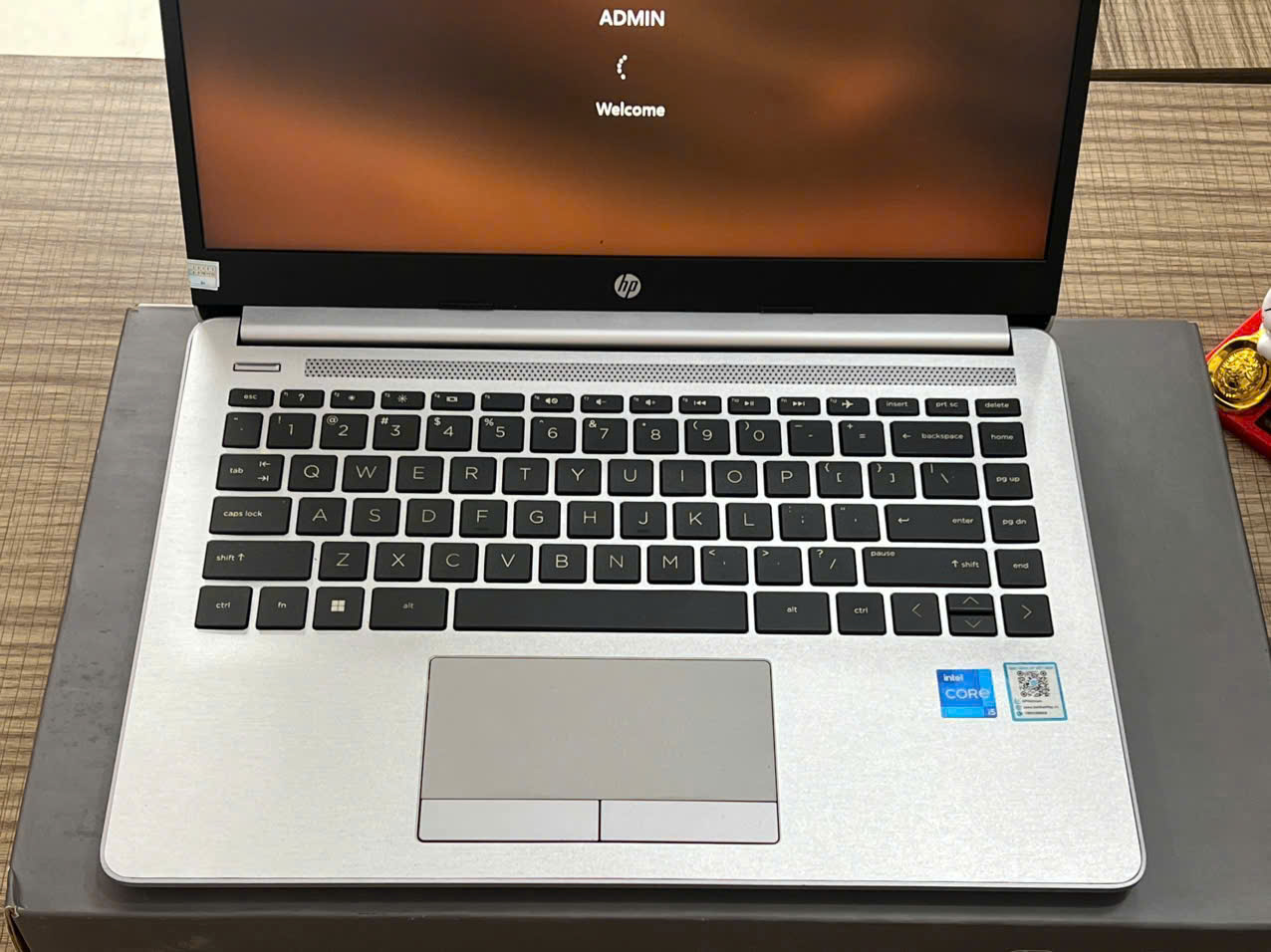 HP 240G8 Notebook máy mỏng nhẹ nhỏ nhắn, màu trắng đẹp xinh - Hình ảnh 3