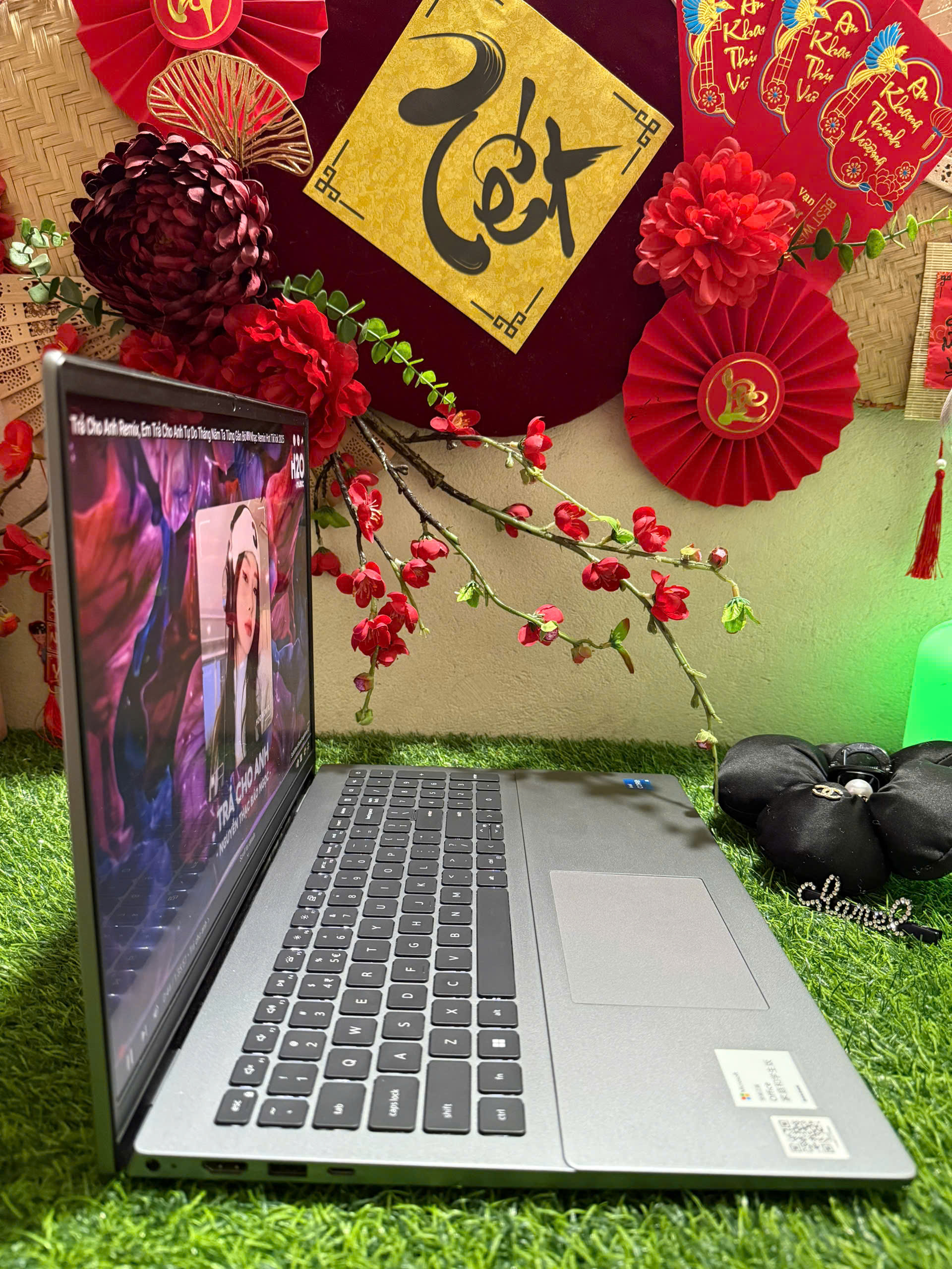 DELL Vostro 5620Laptop văn phòng sang chảnh , vỏ nhôm nguyên khối mát lạnh - Hình ảnh 7