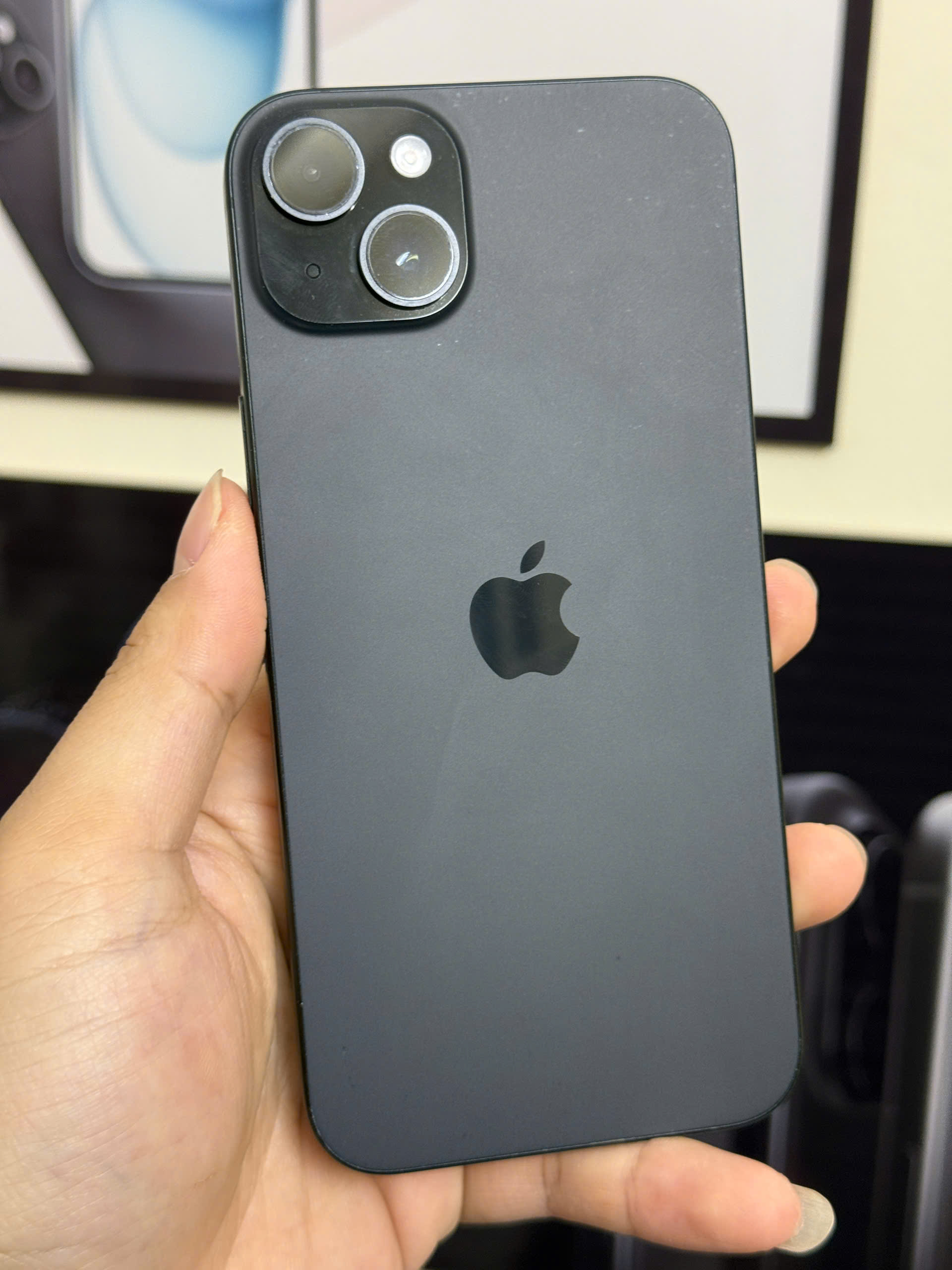 điện thoại iphone 15plus lock