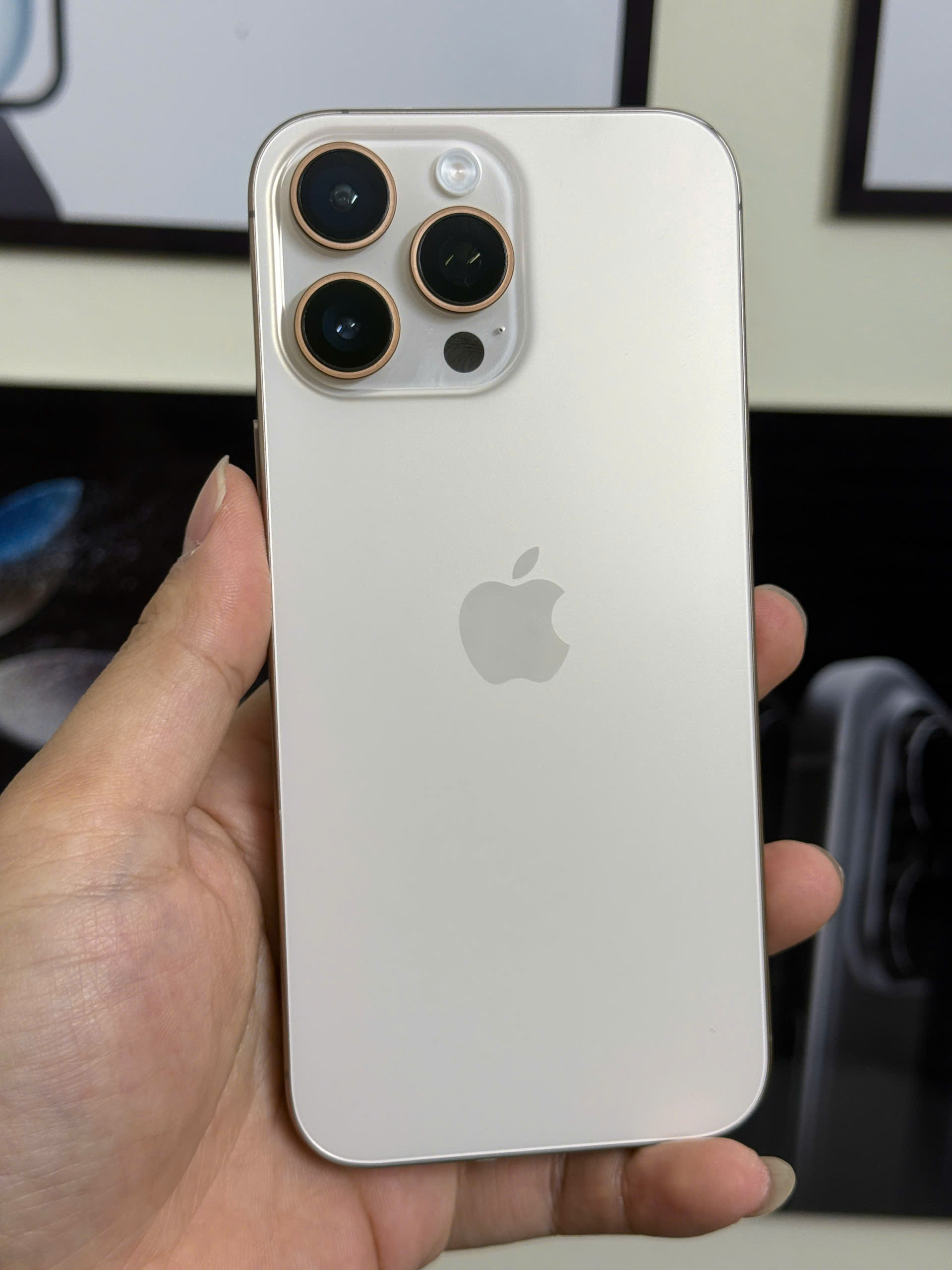 điện thoại iphone 16prm