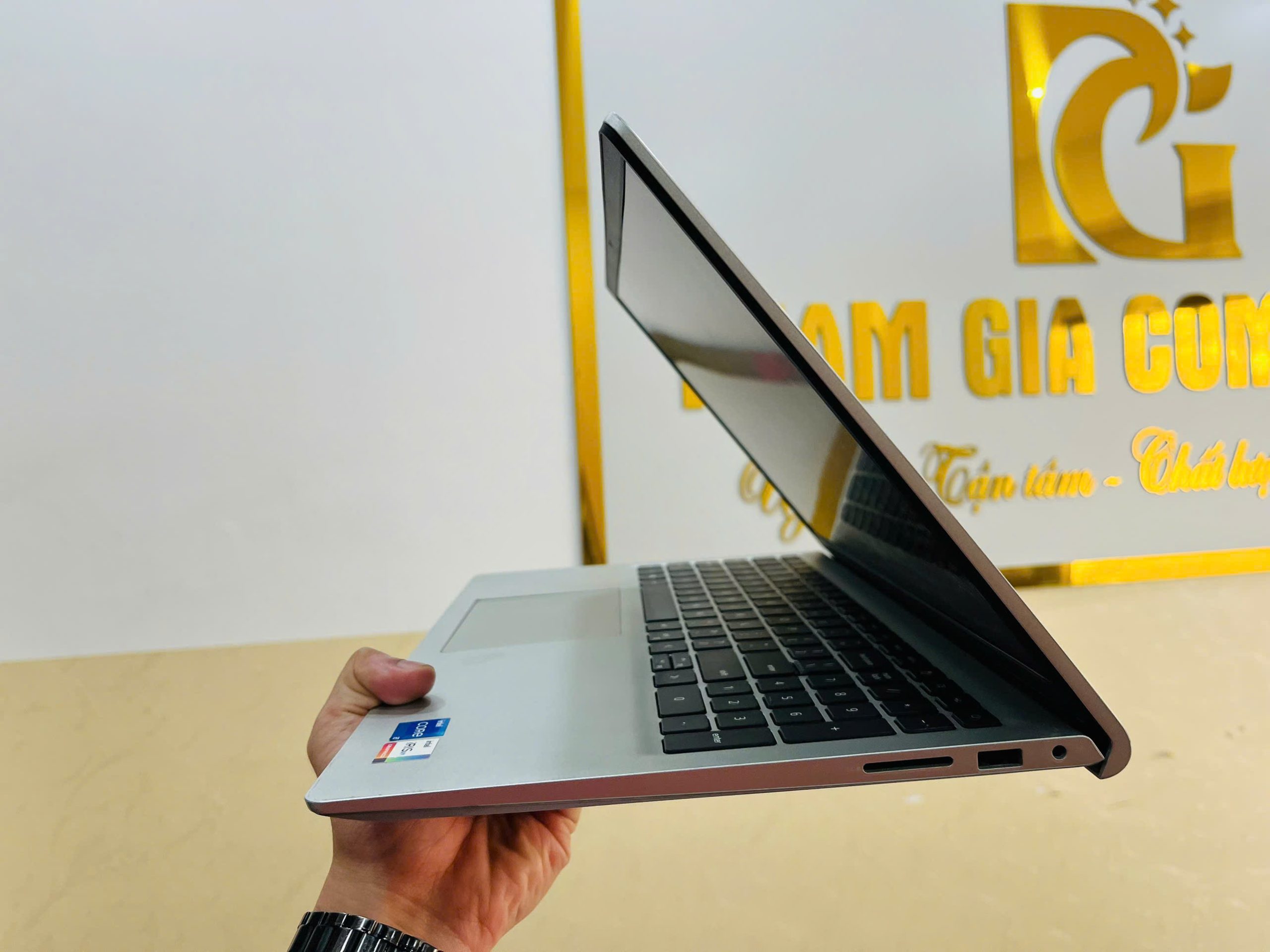 Dell Inspiron 3511 ngoại hình đẹp - Hình ảnh 5