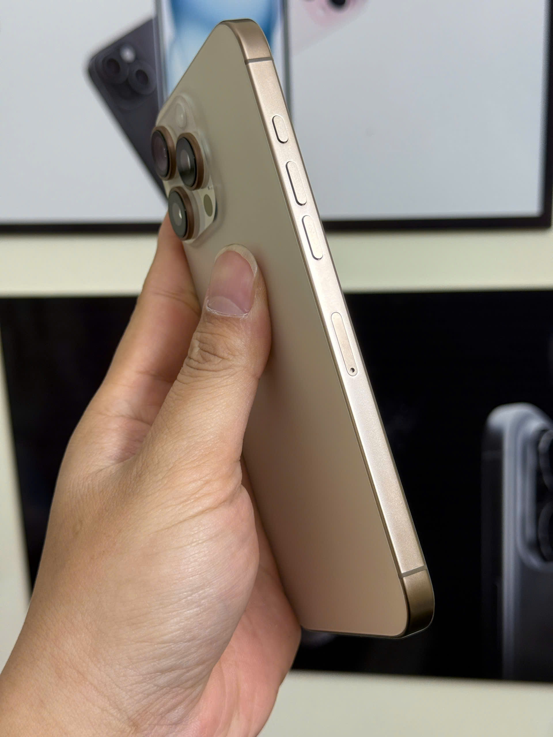 điện thoại iphone 16prm 256gb - Hình ảnh 2