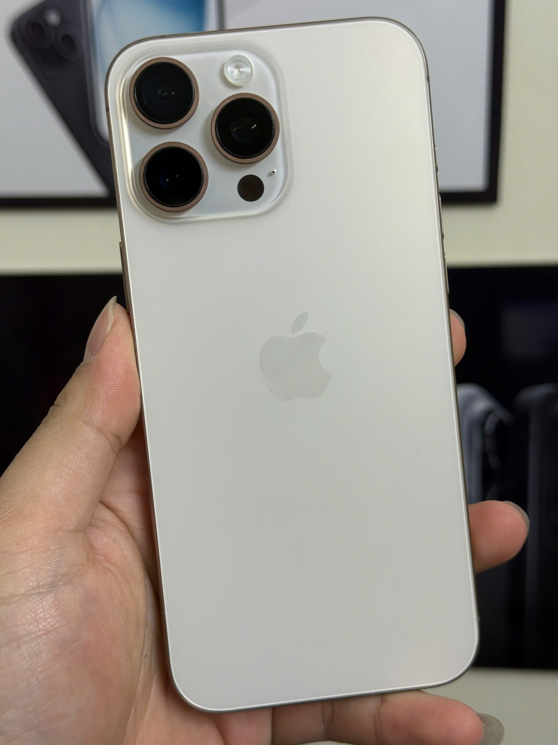 điện thoại iphone 16 prm