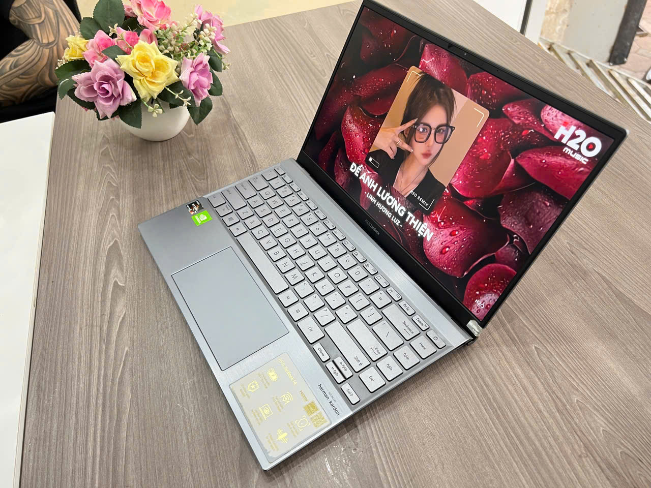 Asus zenbook ux425 thiết kế siêu mỏng vỏ nhôm mát lạnh - Hình ảnh 6