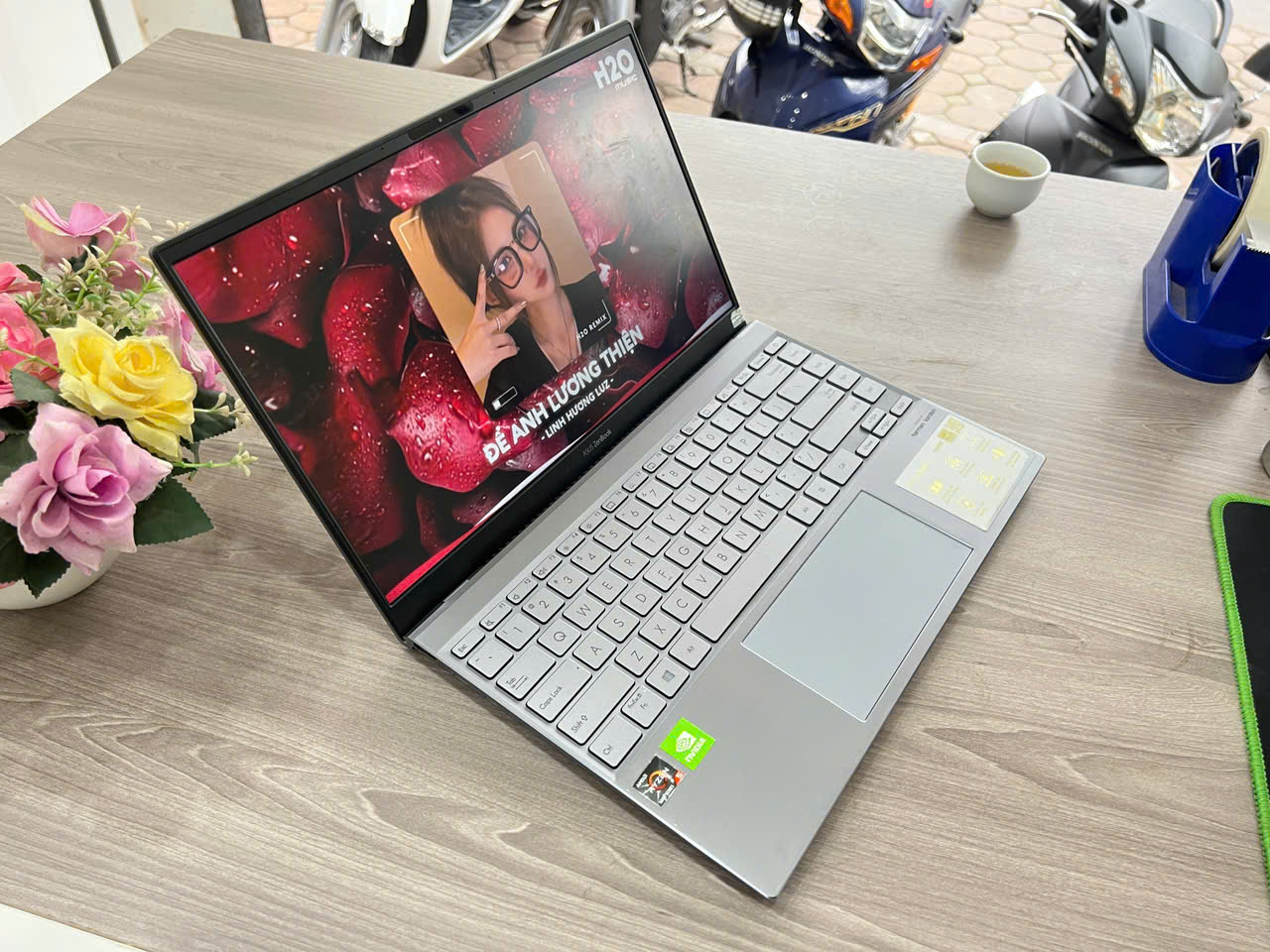 Asus zenbook ux425 thiết kế siêu mỏng vỏ nhôm mát lạnh - Hình ảnh 8