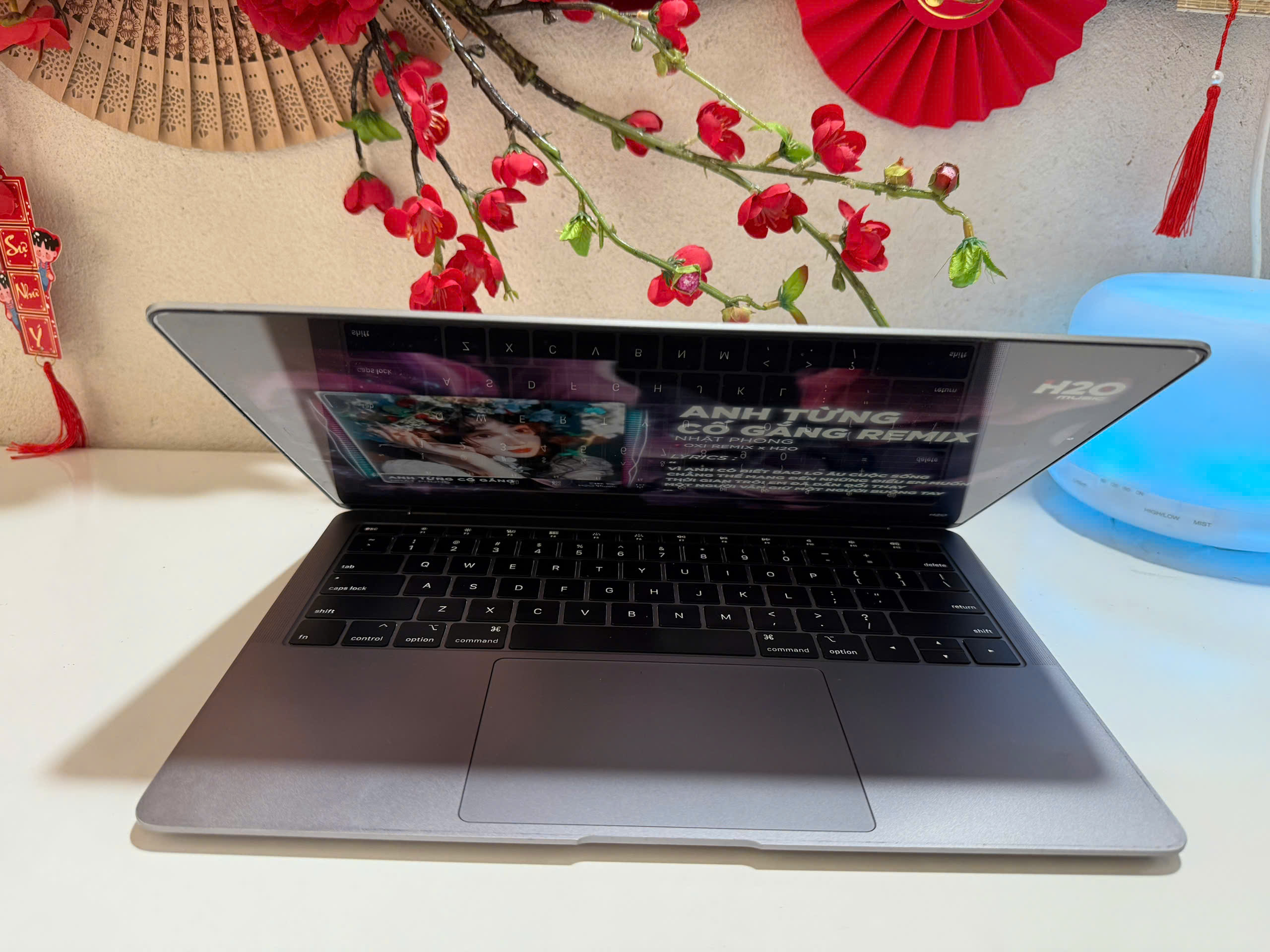 MacBook Air 2018 màu Gray đẹp hết nấc - Hình ảnh 5