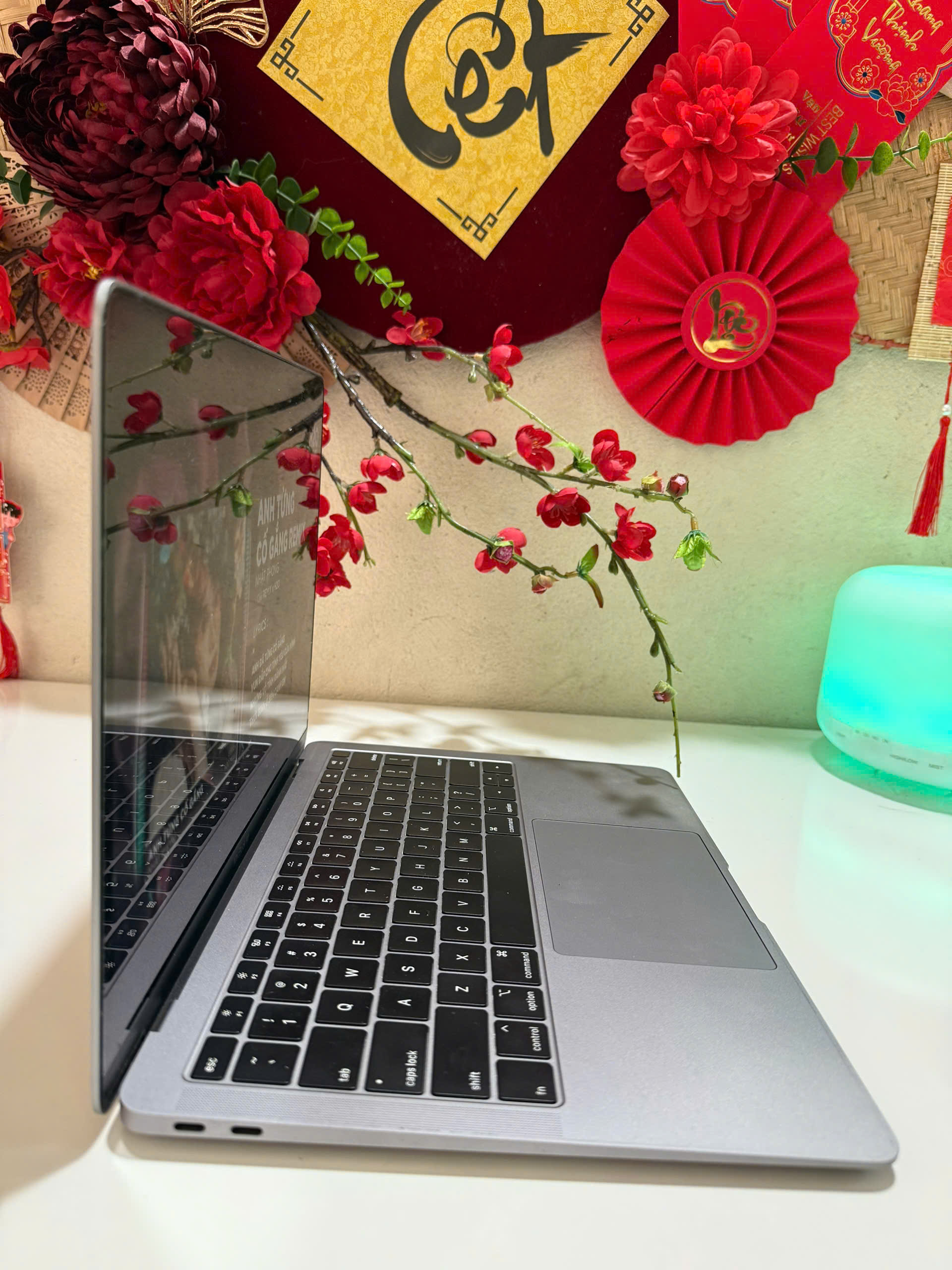 MacBook Air 2018 màu Gray đẹp hết nấc - Hình ảnh 6