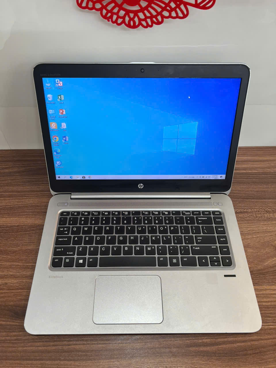 HP Folio 1040G3 thiết kế nhỏ gọn vỏ nhôm bền bỉ - Hình ảnh 10