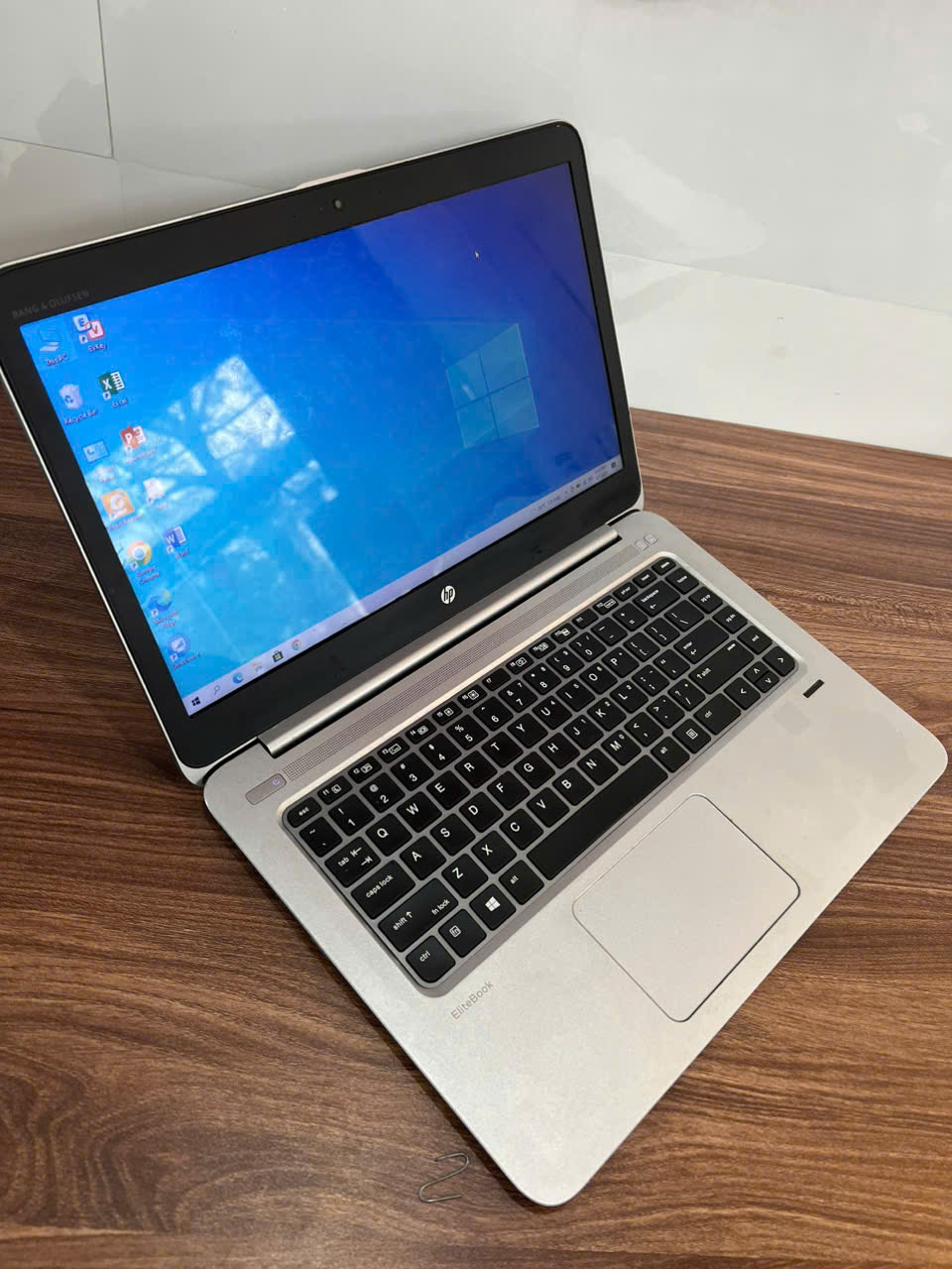 HP Folio 1040G3 thiết kế nhỏ gọn vỏ nhôm bền bỉ - Hình ảnh 11