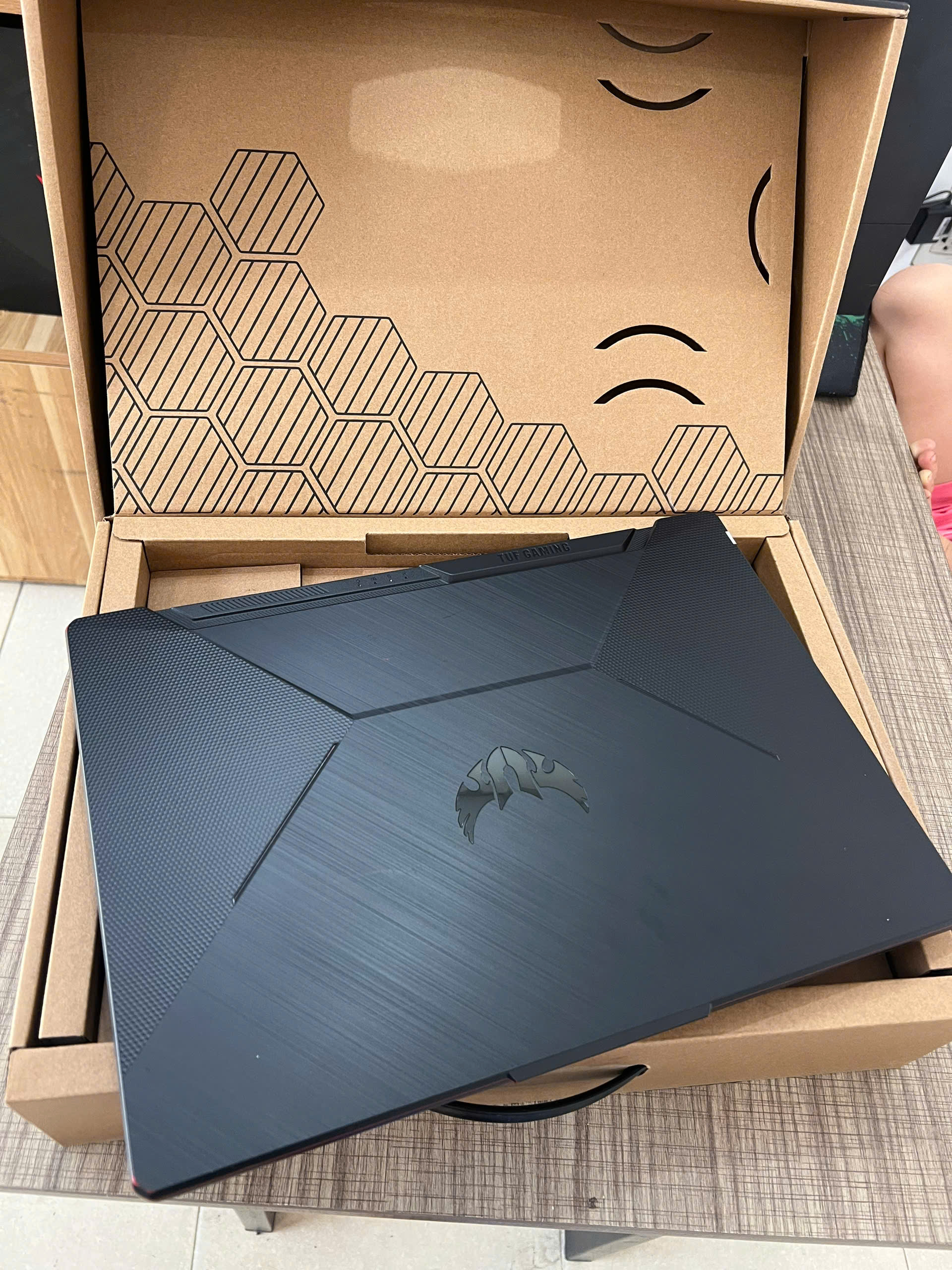 laptop Asus TUF FX506 Gaming card rời 6GB - Hình ảnh 2