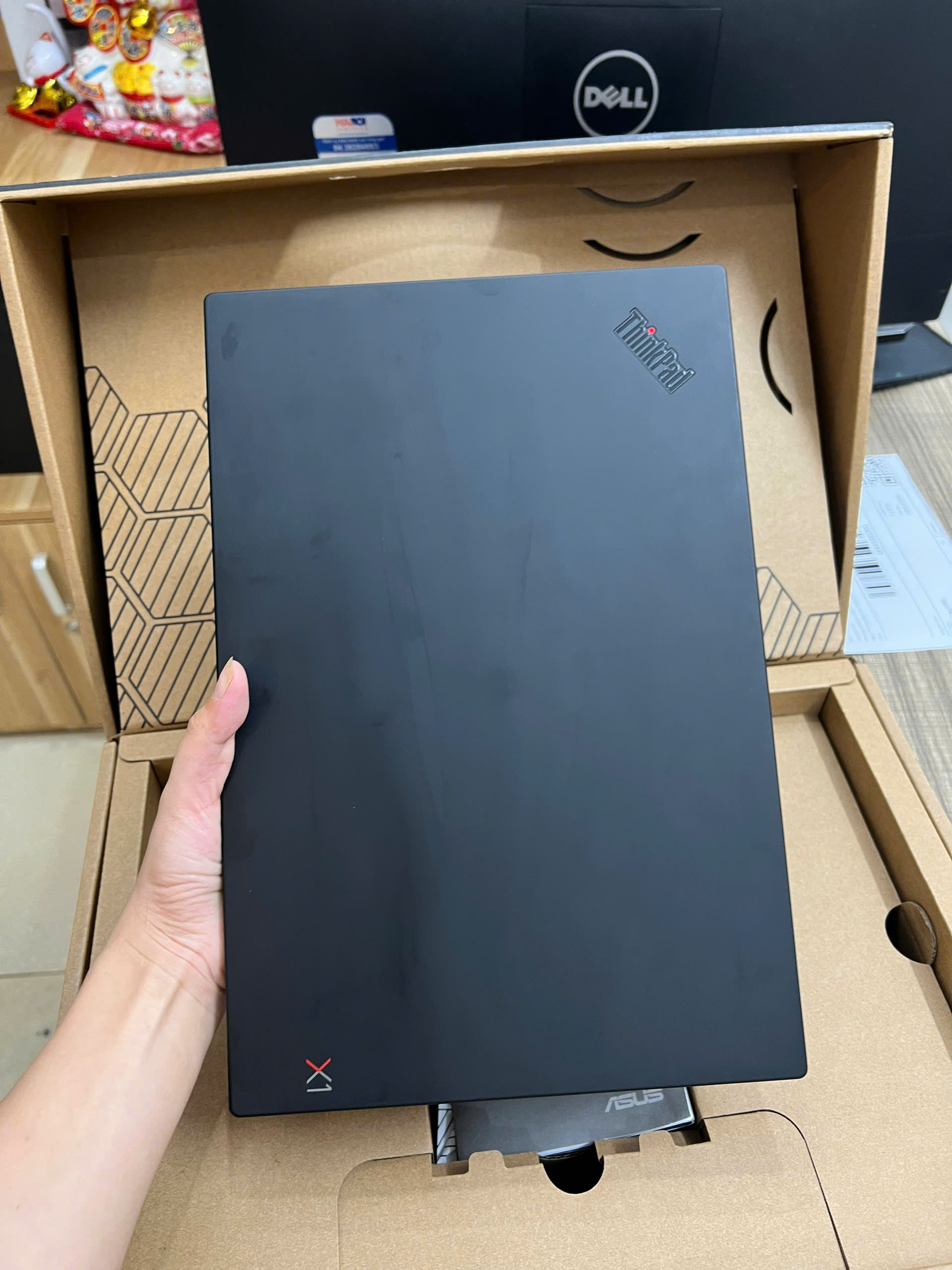 laptop Thinkpad X1 Carbon Gen 7 siêu bền bỉ, phím gõ mượt tay - Hình ảnh 5