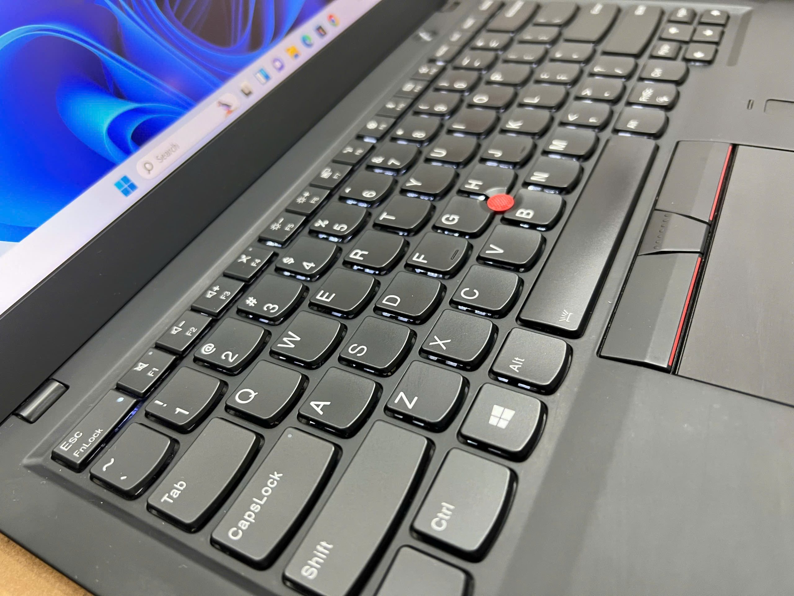 laptop Thinkpad X1 Carbon Gen 7 siêu bền bỉ, phím gõ mượt tay - Hình ảnh 6