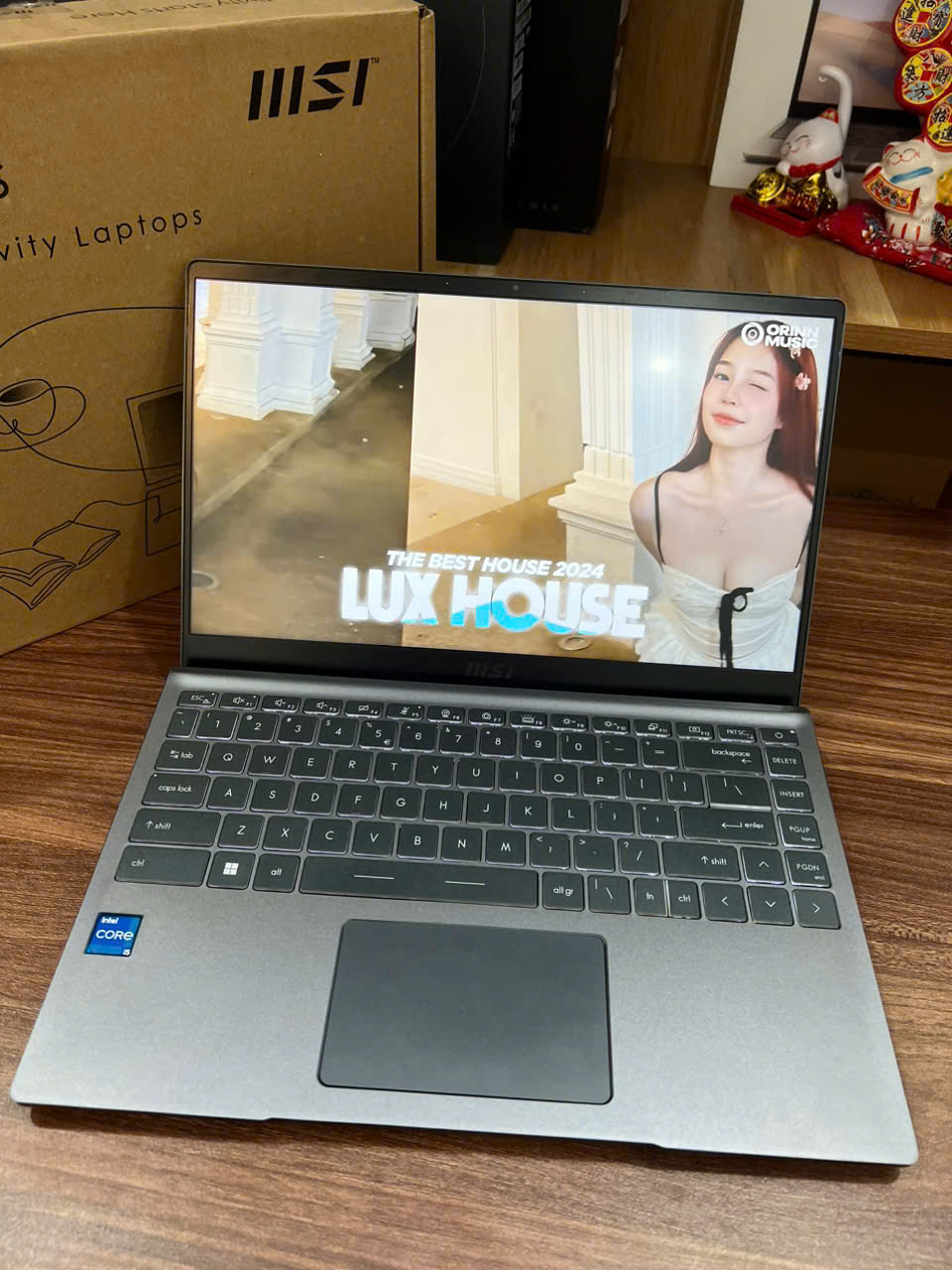 laptop MSI Modern 14 mỏng nhẹ vỏ full nhôm - Hình ảnh 3