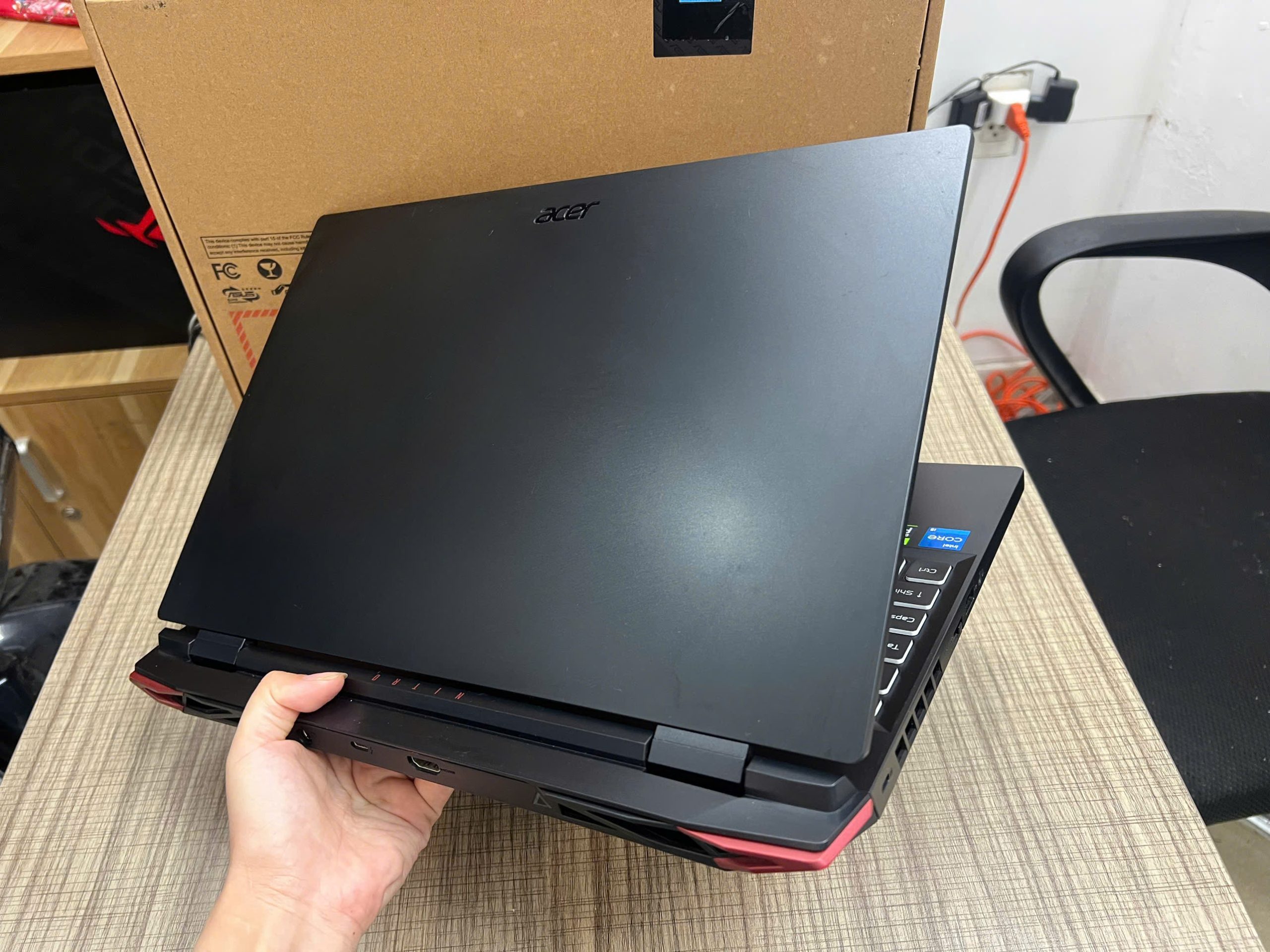 laptop itro 5 Tiger Gaming quốc dân - Hình ảnh 3