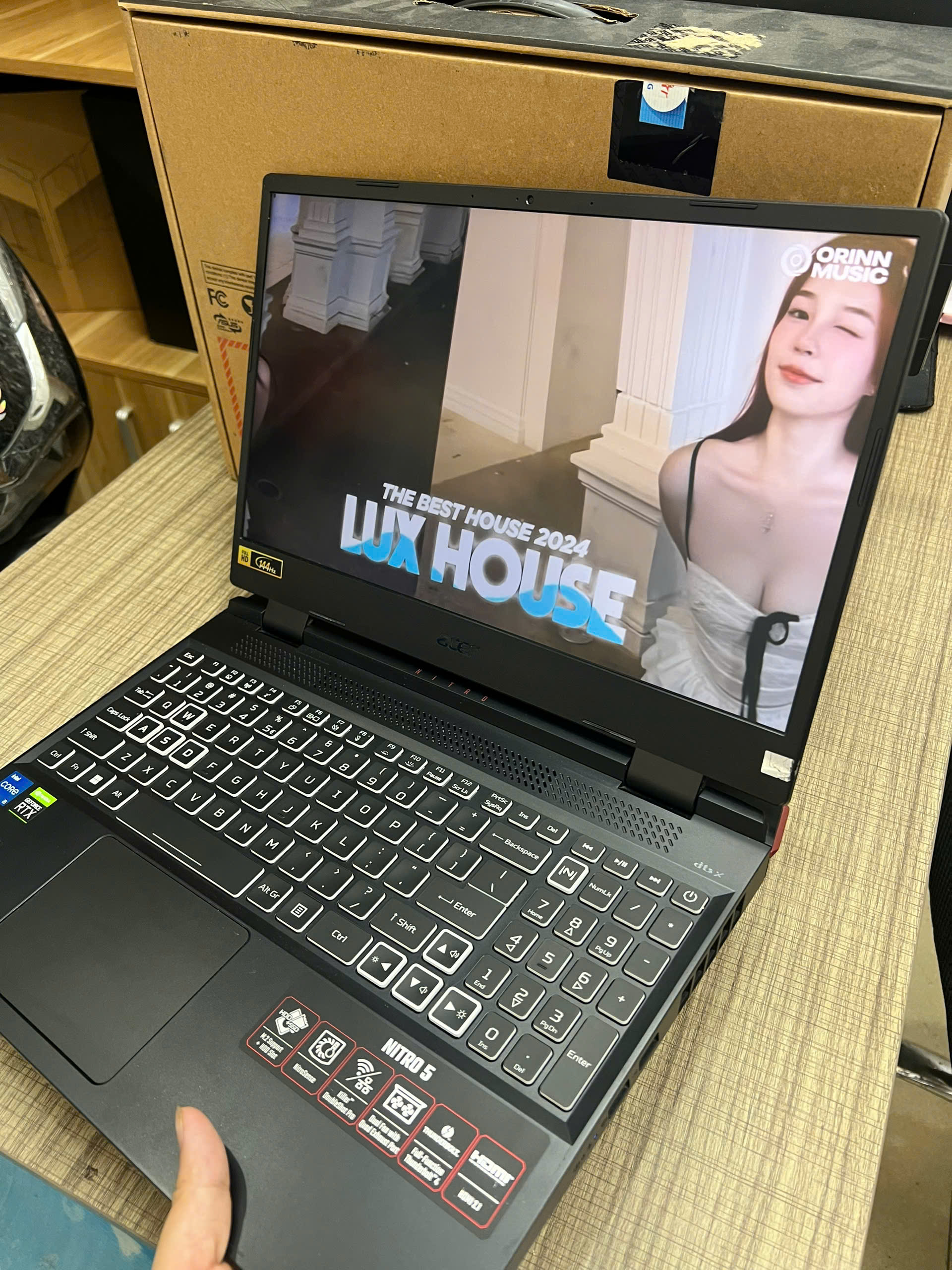 laptop itro 5 Tiger Gaming quốc dân - Hình ảnh 4