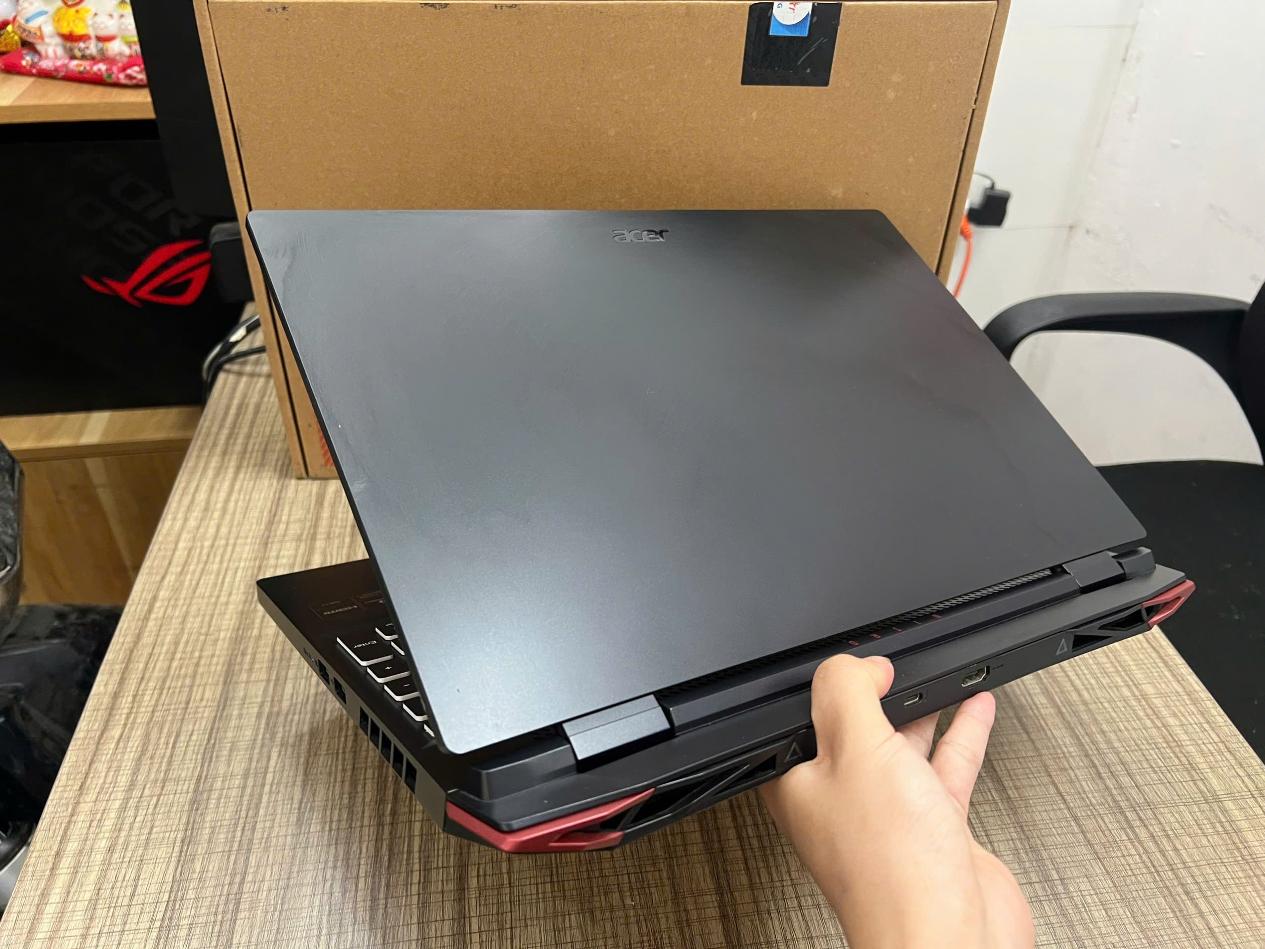 laptop itro 5 Tiger Gaming quốc dân - Hình ảnh 5