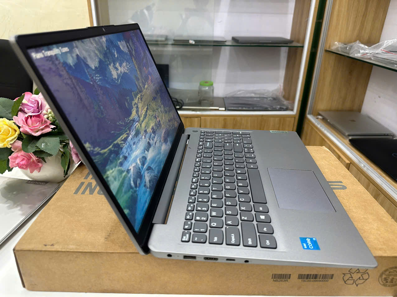 Lenovo 82RK bền bỉ - Hình ảnh 11