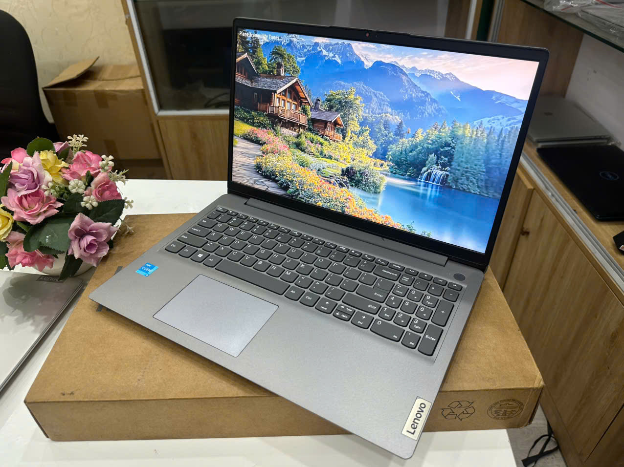 Lenovo 82RK bền bỉ - Hình ảnh 12