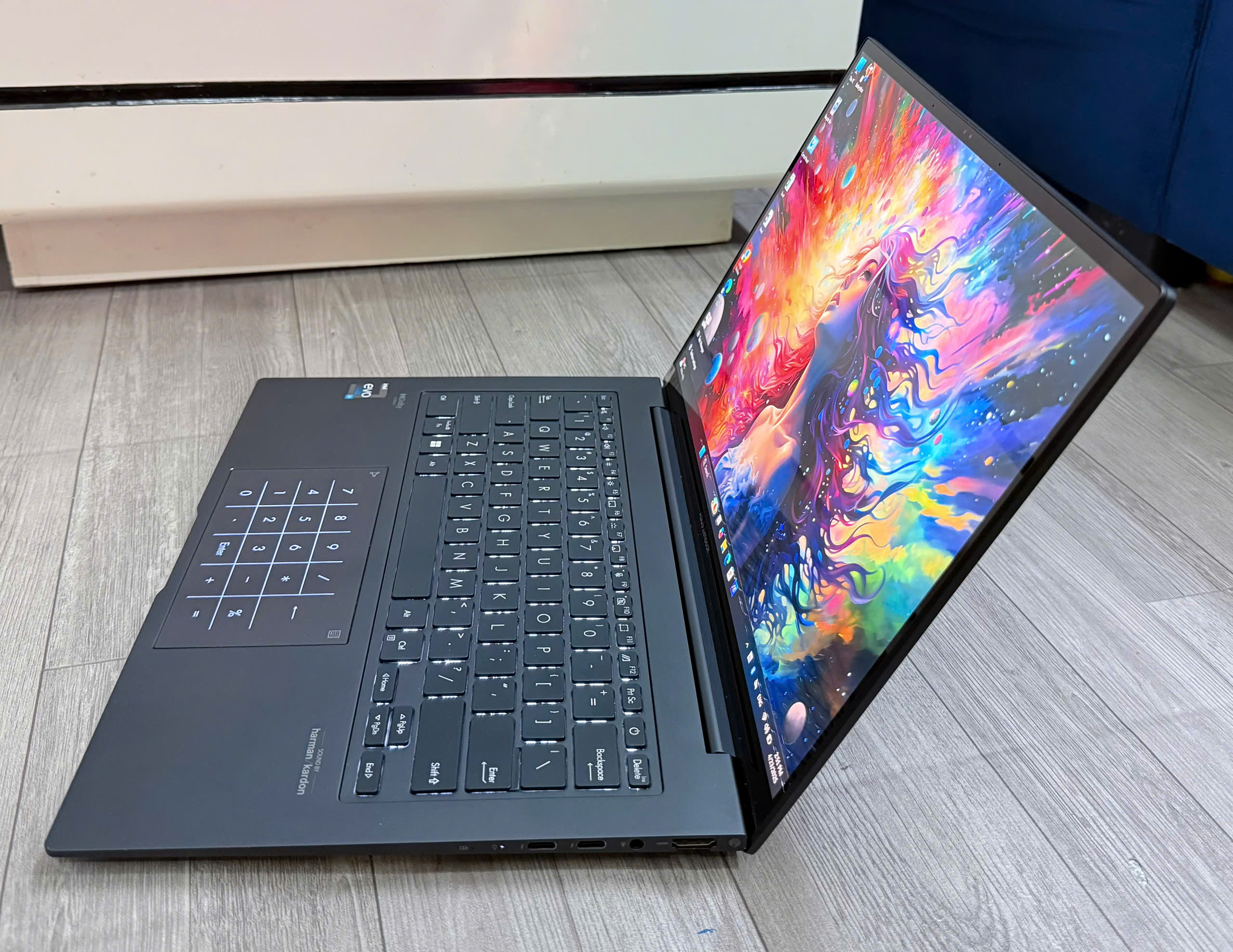 Asus Zenbook Q410V OLED - Hình ảnh 2