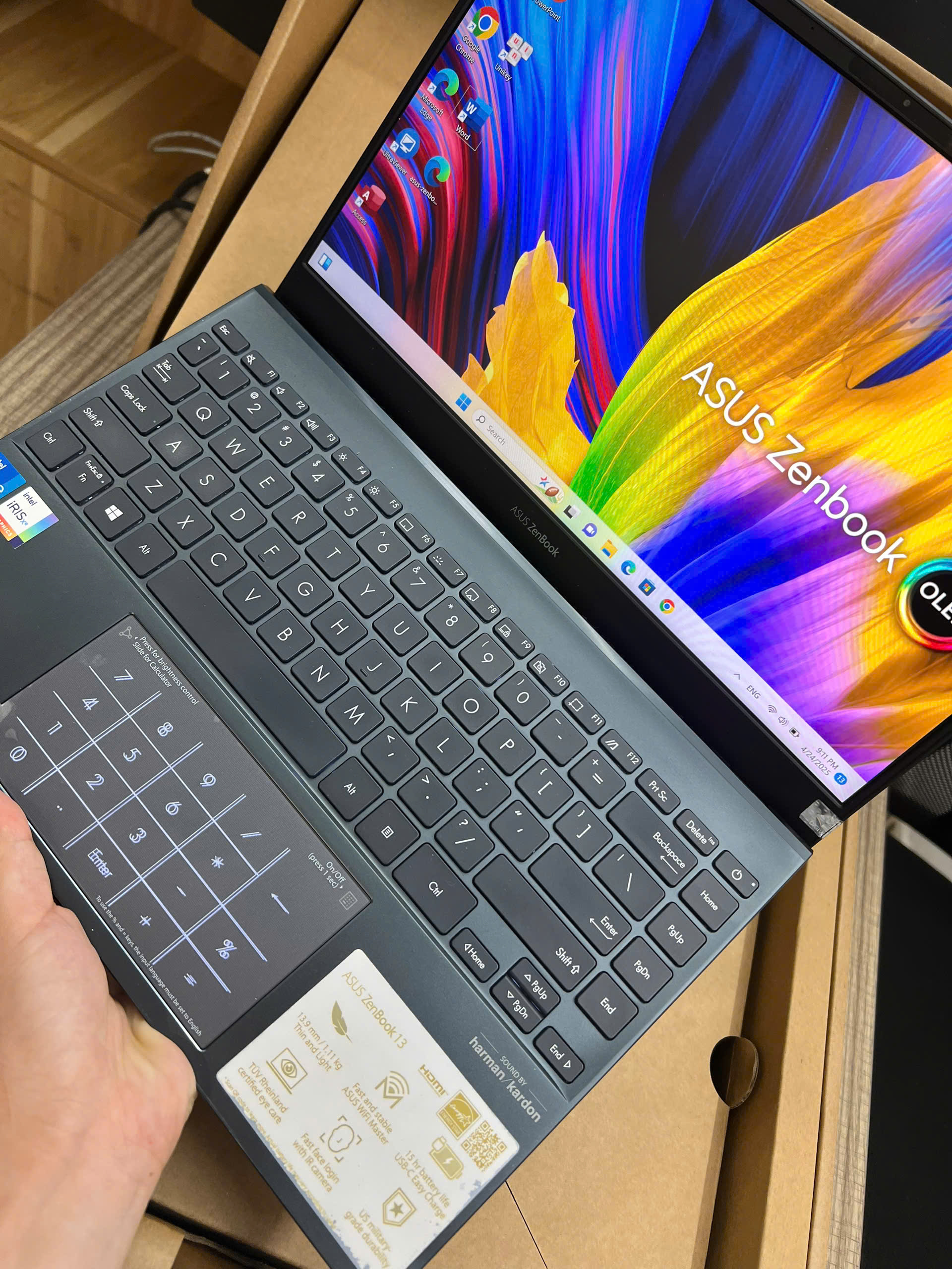 Asus Zenbook UX325EA mỏng nhẹ siêu đẹp vỏ nhôm hàng hãng - Hình ảnh 4