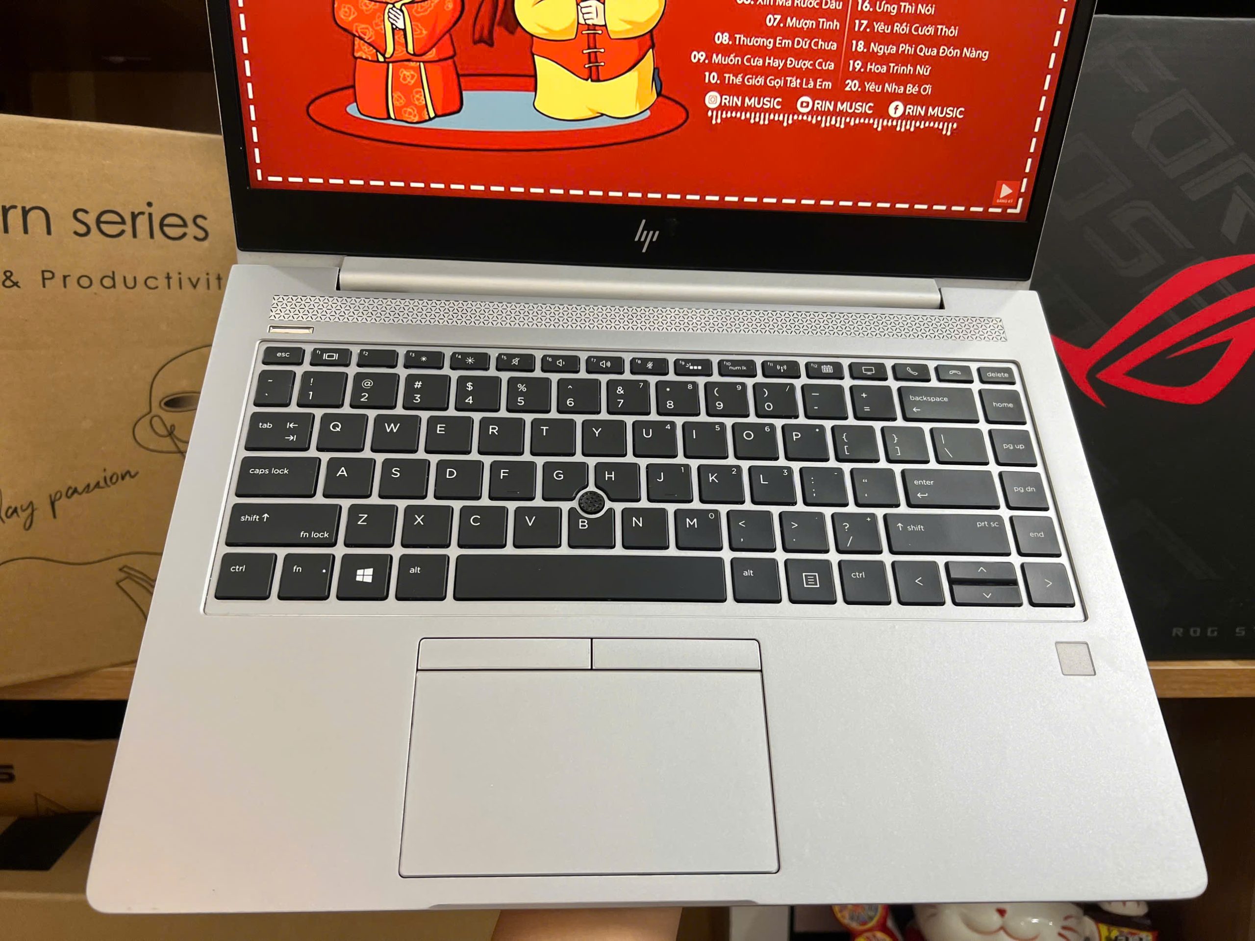 HP 840G6 thiết kế nhỏ gọn vỏ nhôm bền bỉ - máy đẹp - Hình ảnh 3