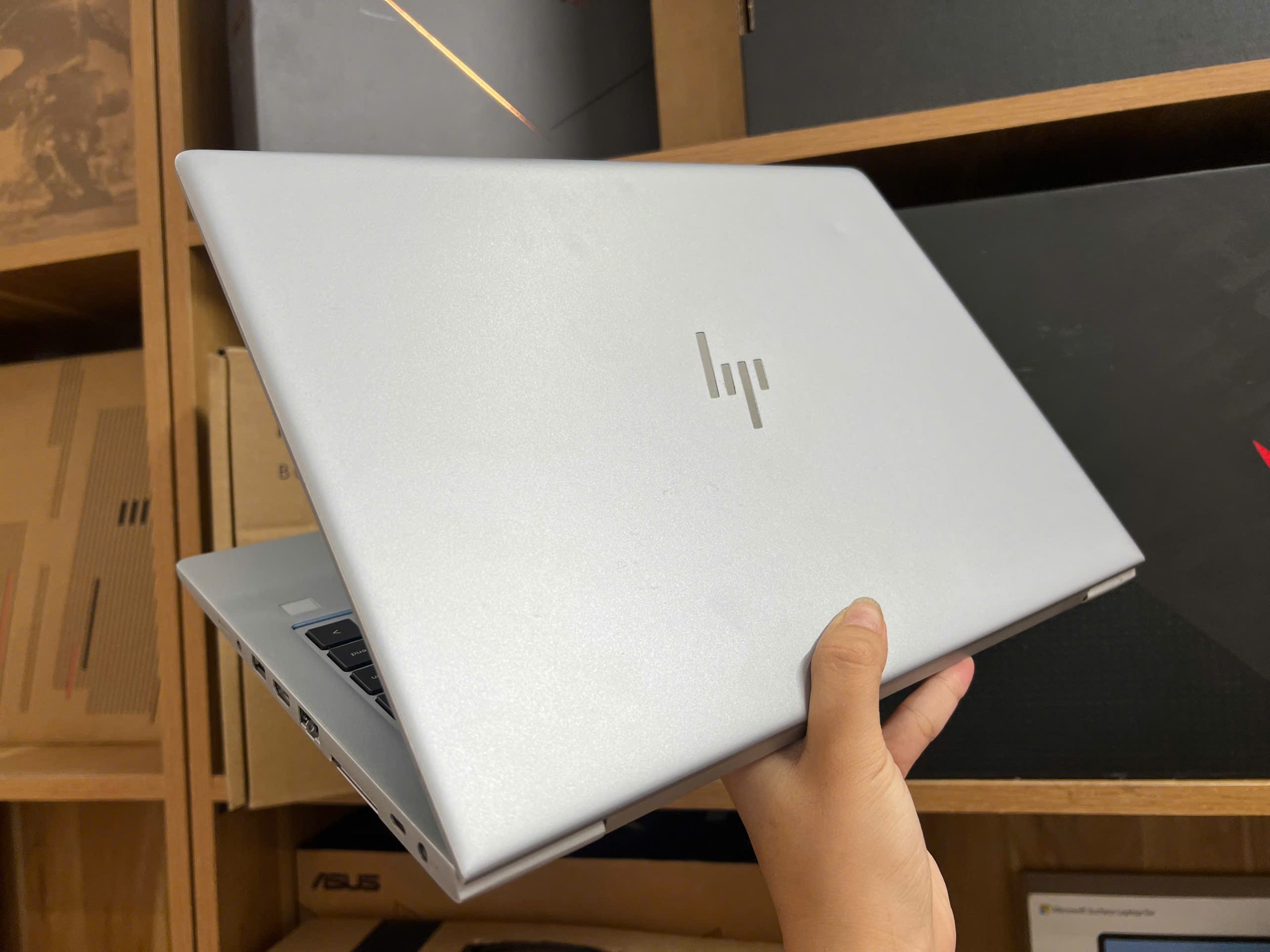 HP 840G6 thiết kế nhỏ gọn vỏ nhôm bền bỉ - máy đẹp - Hình ảnh 8