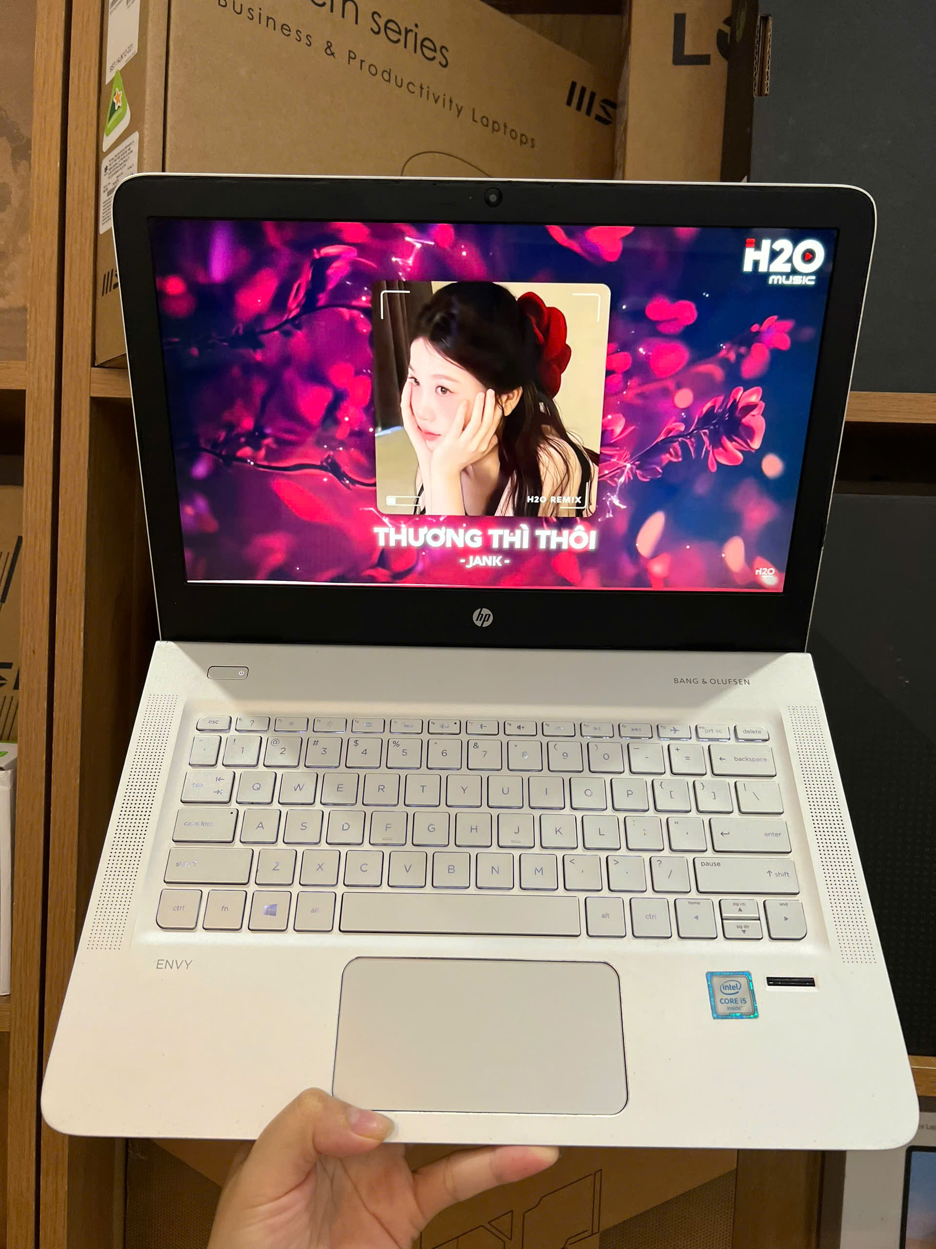 HP Envy 13 Notebook màn hình 3K2 sắc nét, mỏng nhẹ nhỏ xinh - Hình ảnh 7