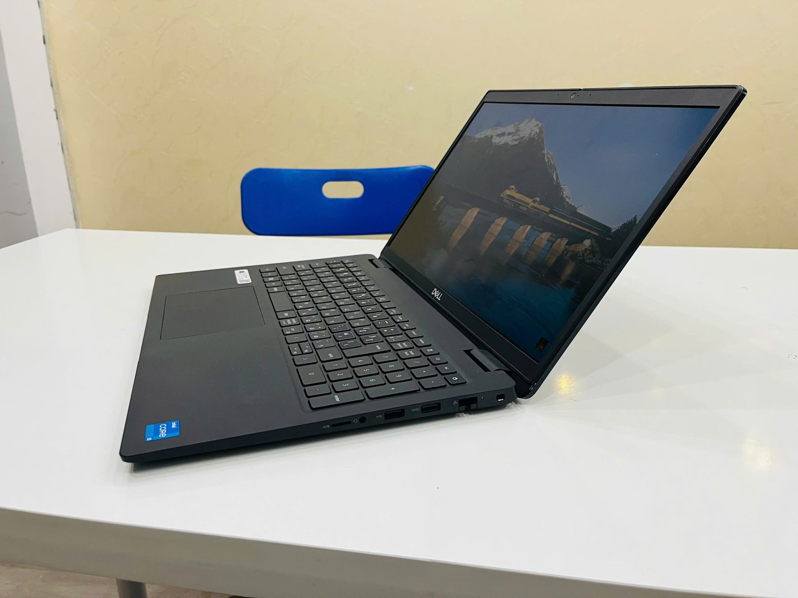 laptop Dell Inc Latitude 3520 bền bỉ - Hình ảnh 10