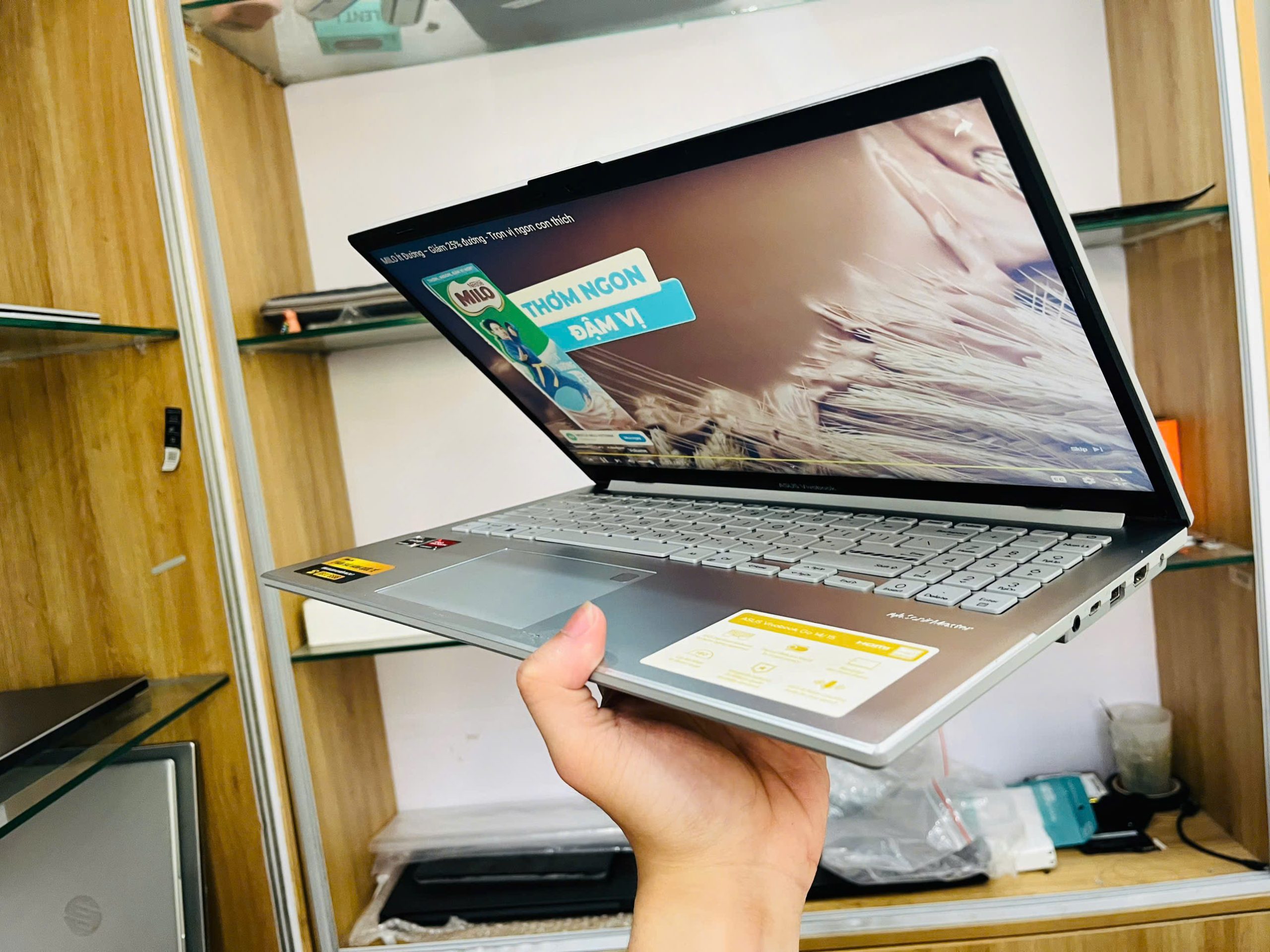 laptop Asus vivobook go E1504FA - Hình ảnh 2