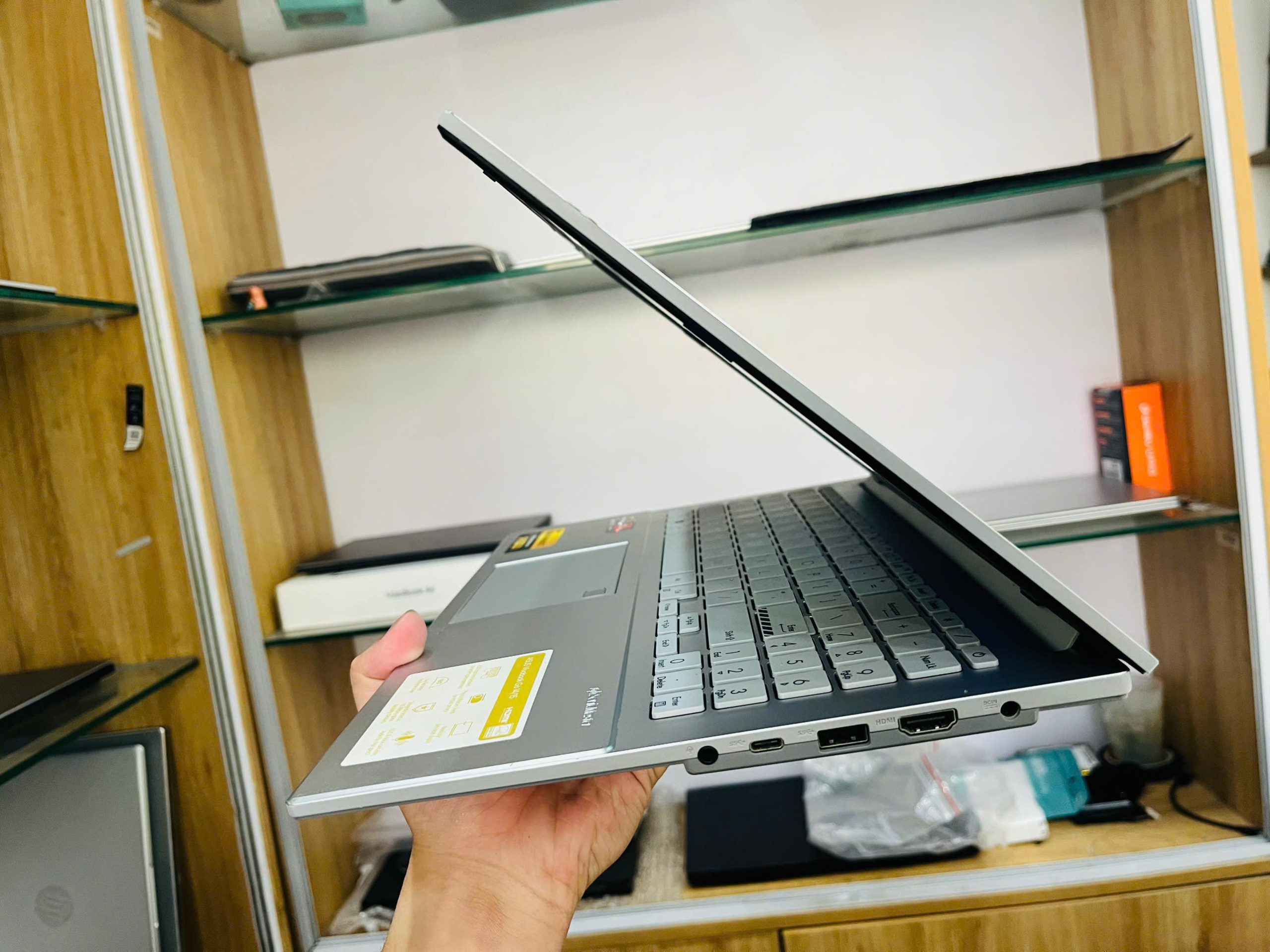 laptop Asus vivobook go E1504FA - Hình ảnh 3