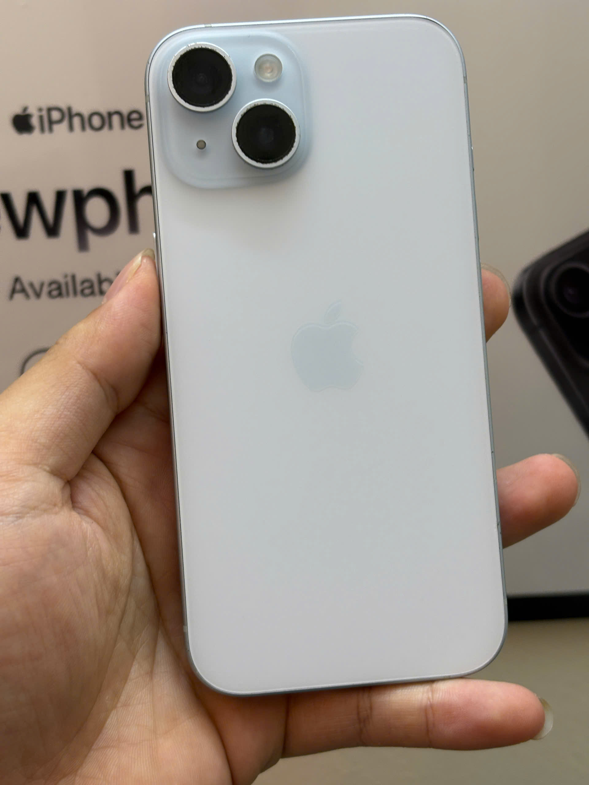 điện thoại iphone 15 lock