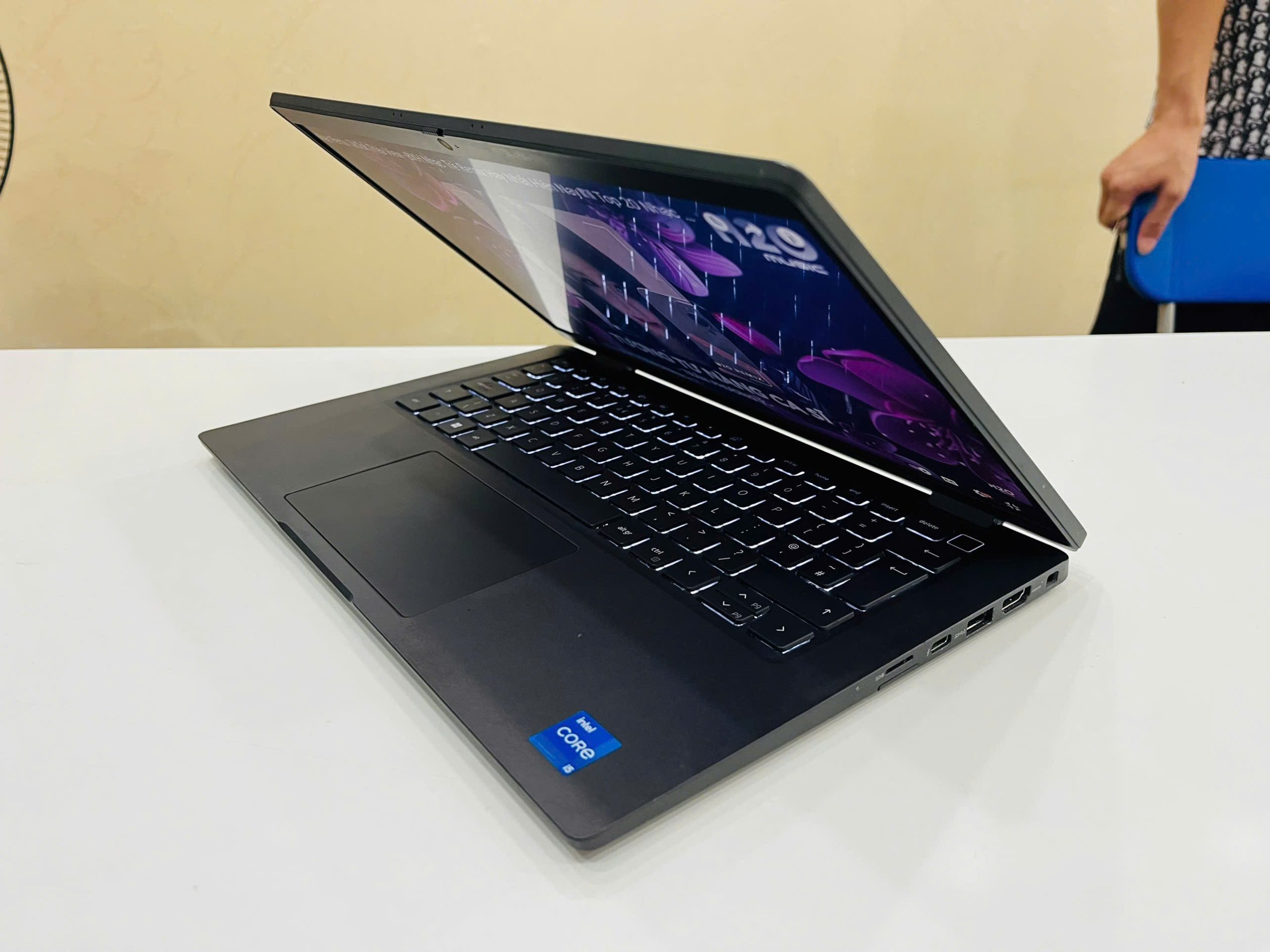 Dell Latitude 7420 - Hình ảnh 2