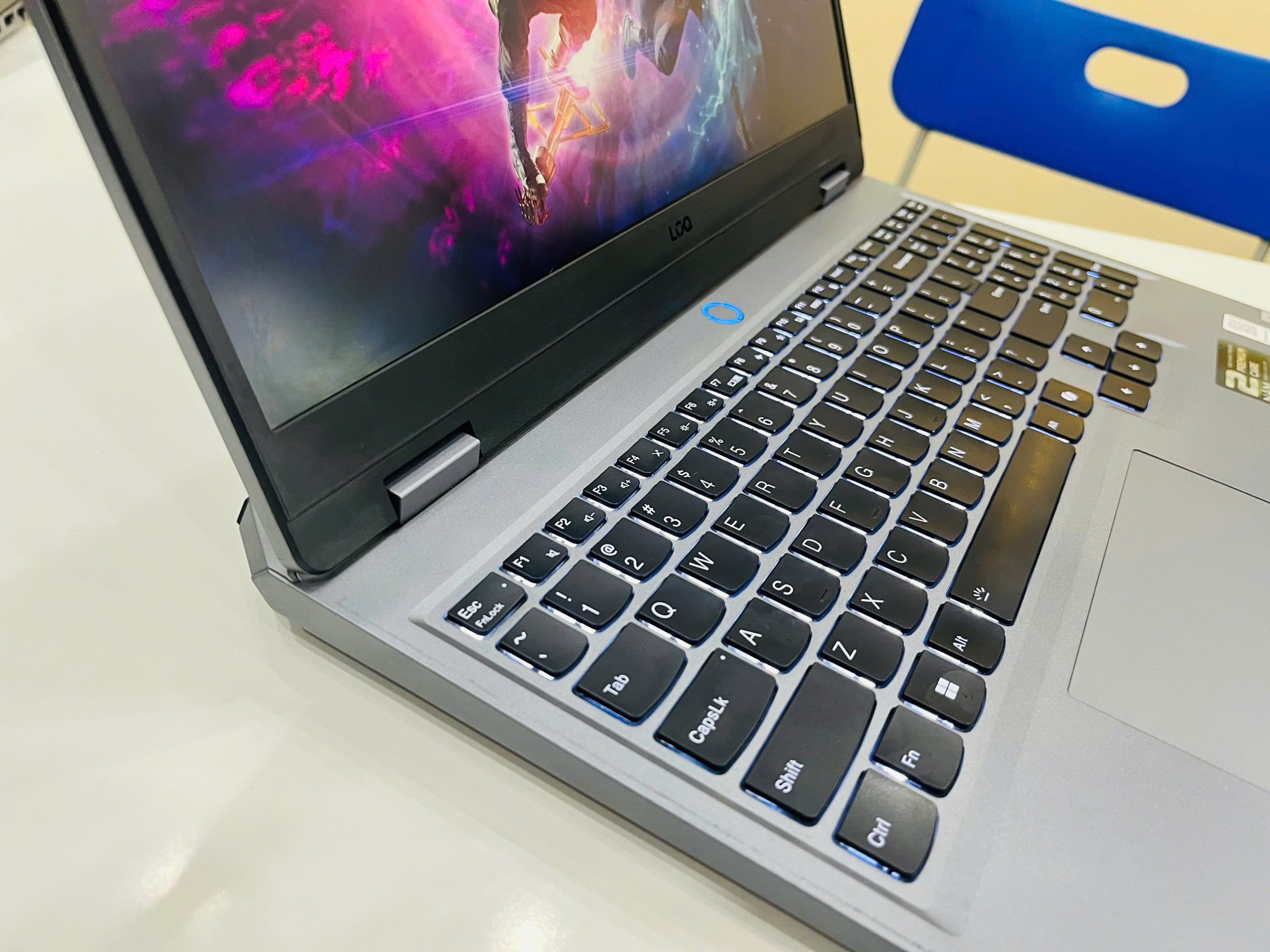 laptop Lenovo LOQ 15IAX9 - Hình ảnh 4