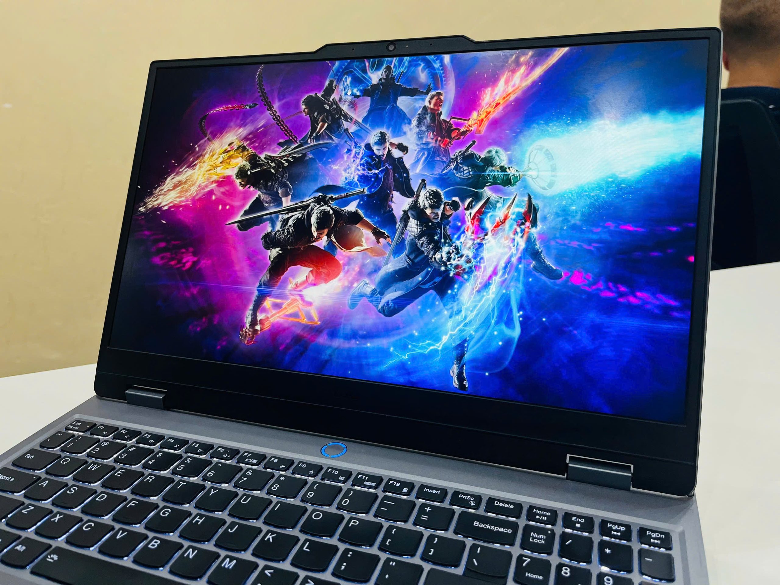 laptop Lenovo LOQ 15IAX9 - Hình ảnh 6