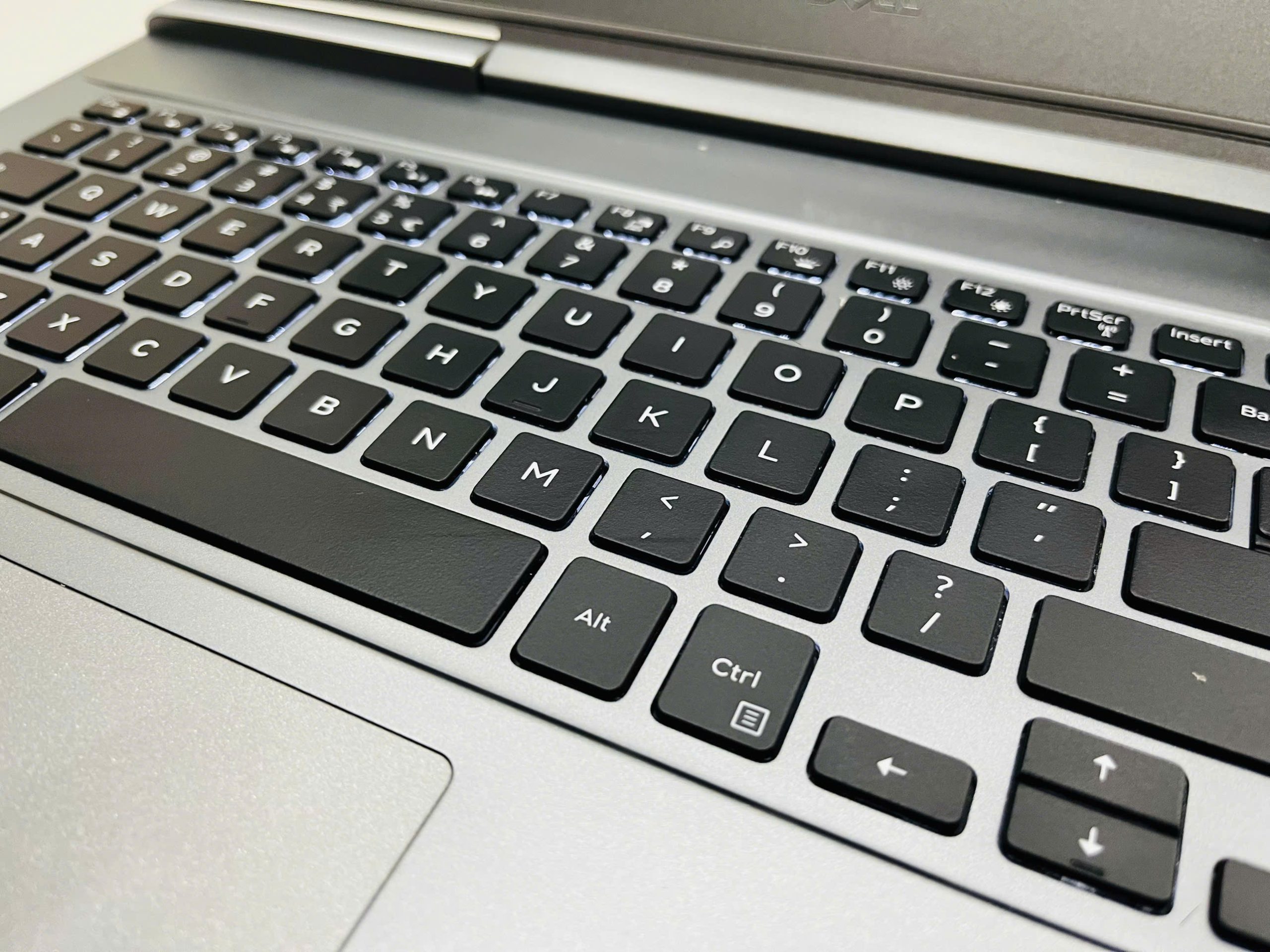 Dell Inc Vostro 7580 - Hình ảnh 3