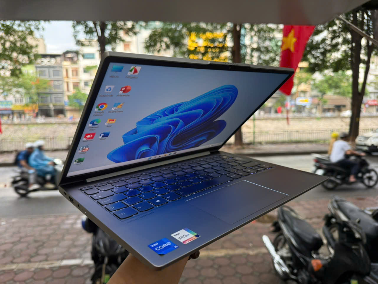 LENOVO Thinkboock 13s G 2ITL máy vỏ nhôm bền bỉ. - Hình ảnh 3