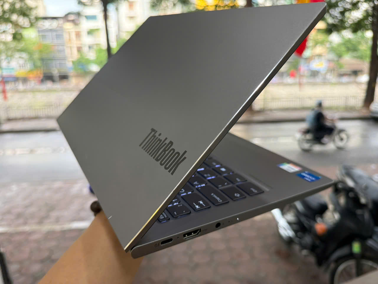LENOVO Thinkboock 13s G 2ITL máy vỏ nhôm bền bỉ. - Hình ảnh 5