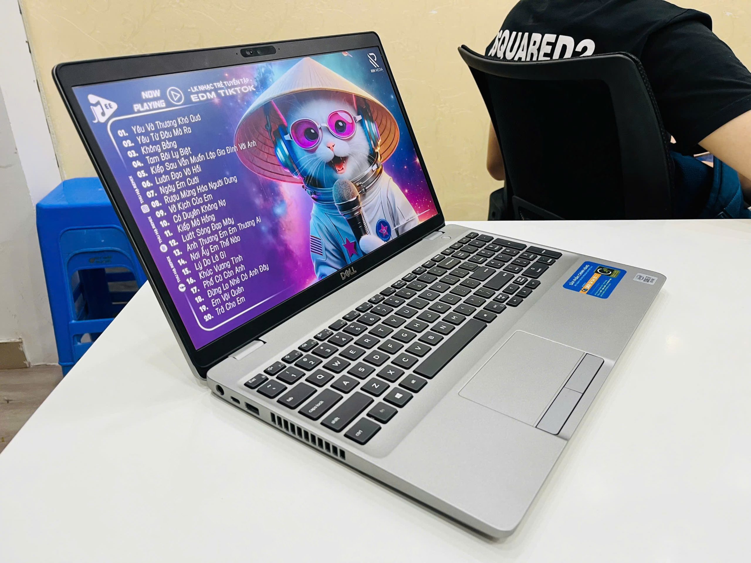 Dell Inc Latitude 5511 - Hình ảnh 4