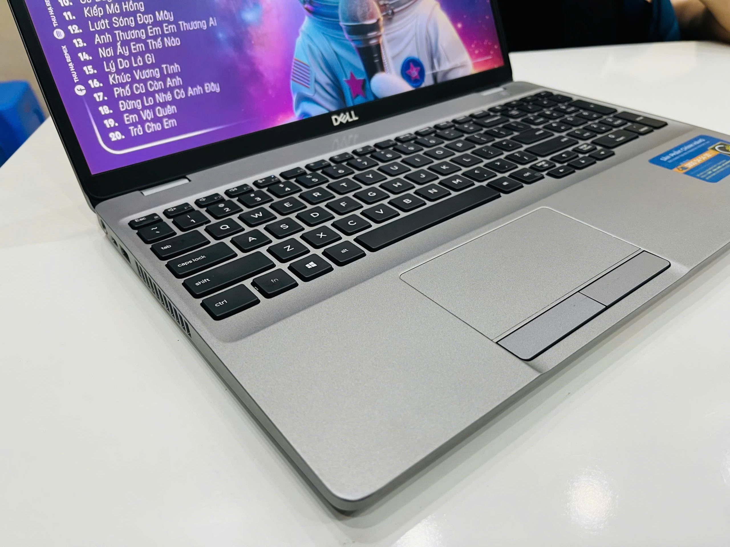 Dell Inc Latitude 5511 - Hình ảnh 7