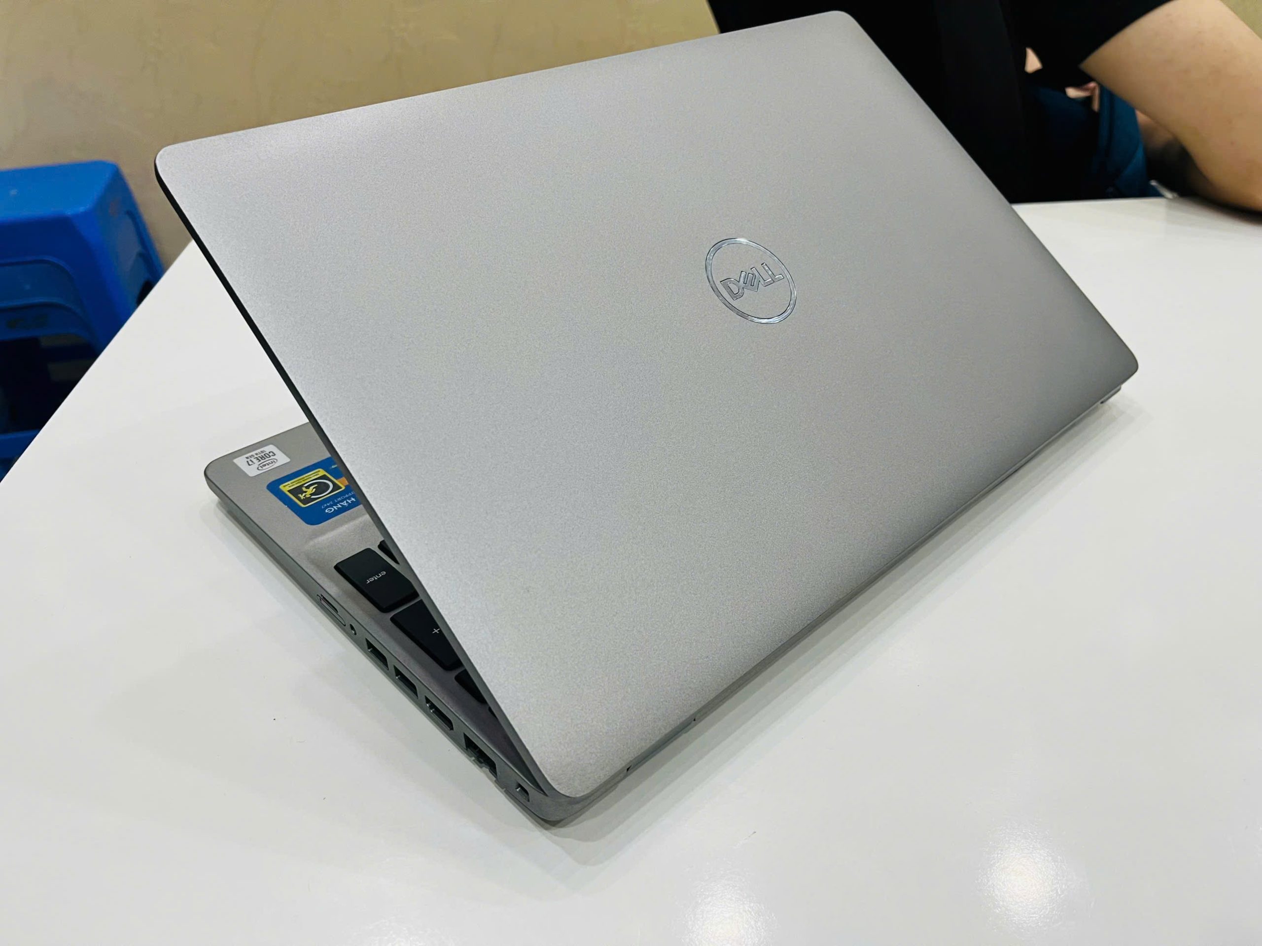Dell Inc Latitude 5511 - Hình ảnh 11