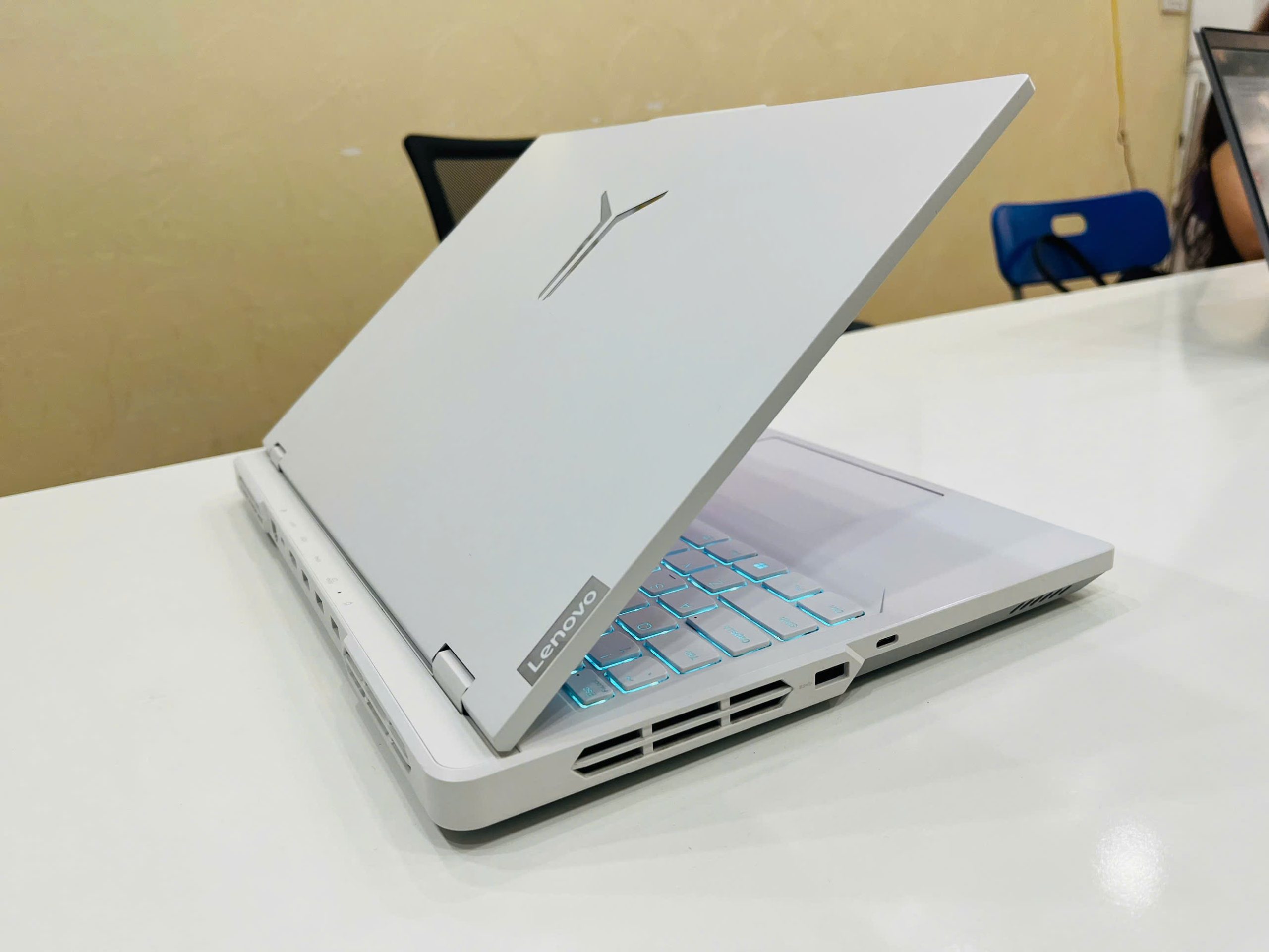 Cực phẩm cho ae làm thiết kế đồ hoạ, chỉnh ảnh, Chiến Game Lenovo Legion 5 Pro R9000P Gaming cao cấp - Hình ảnh 17