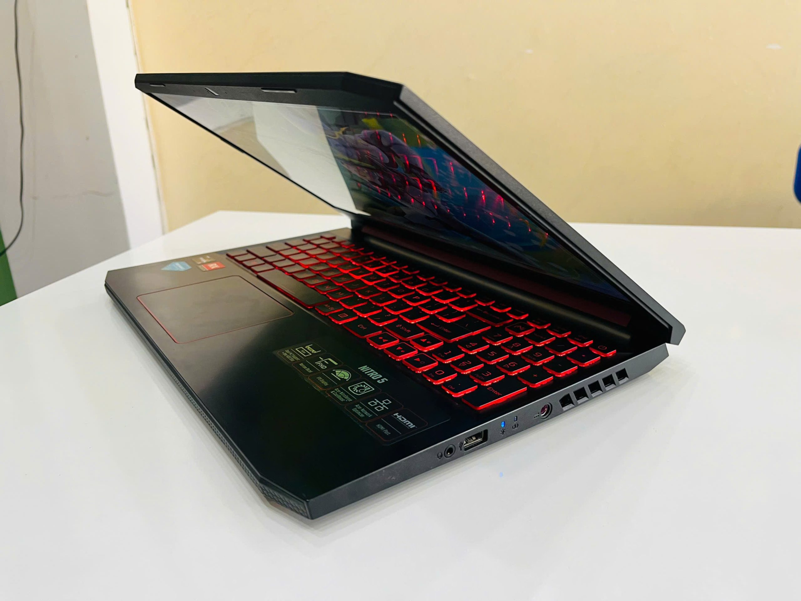 Acer Nitro 5 Gaming - Hình ảnh 9