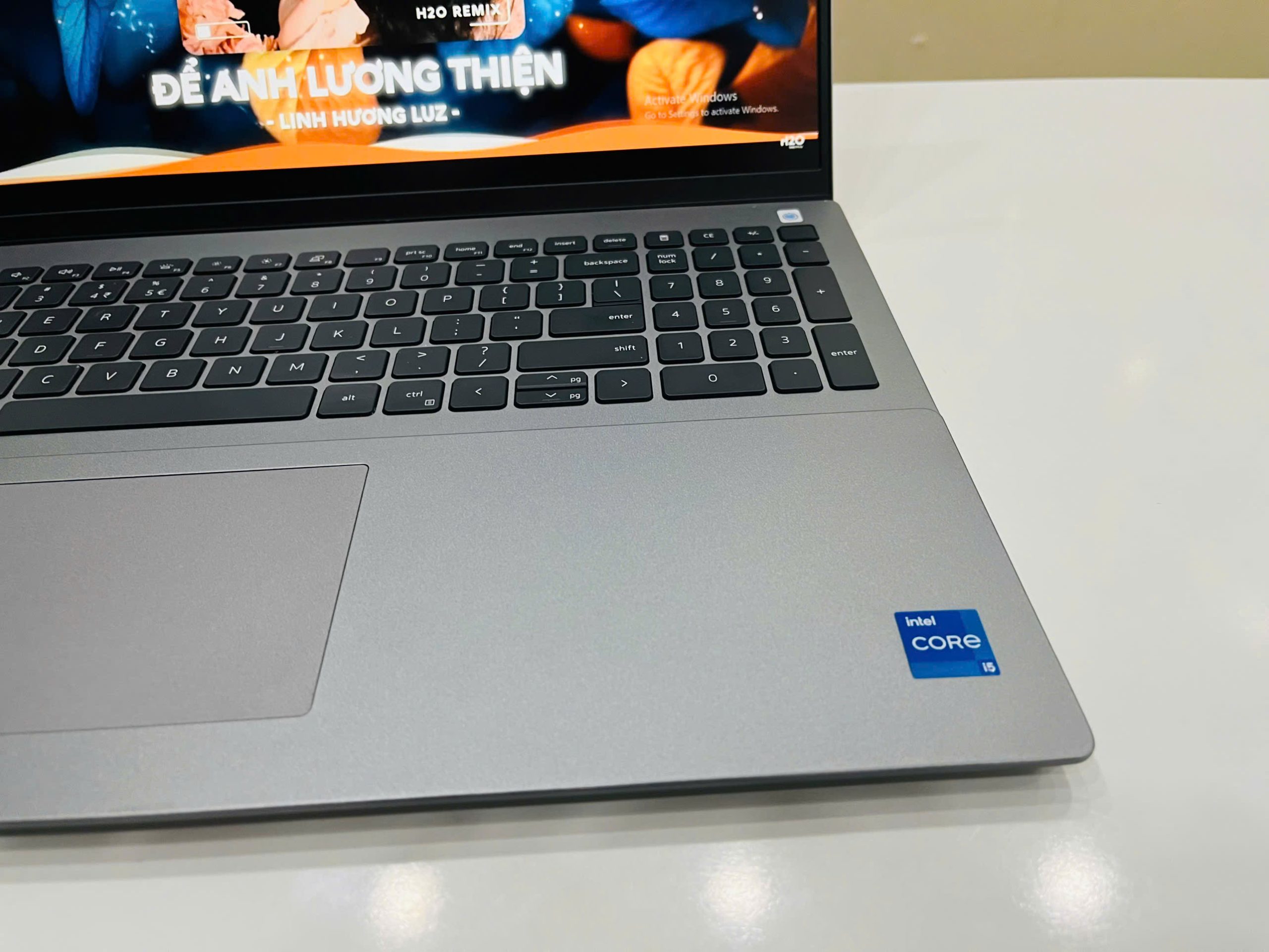 Dell Vostro 5620 mỏng nhẹ đẹp,vỏ nhôm mát lạnh - Hình ảnh 3