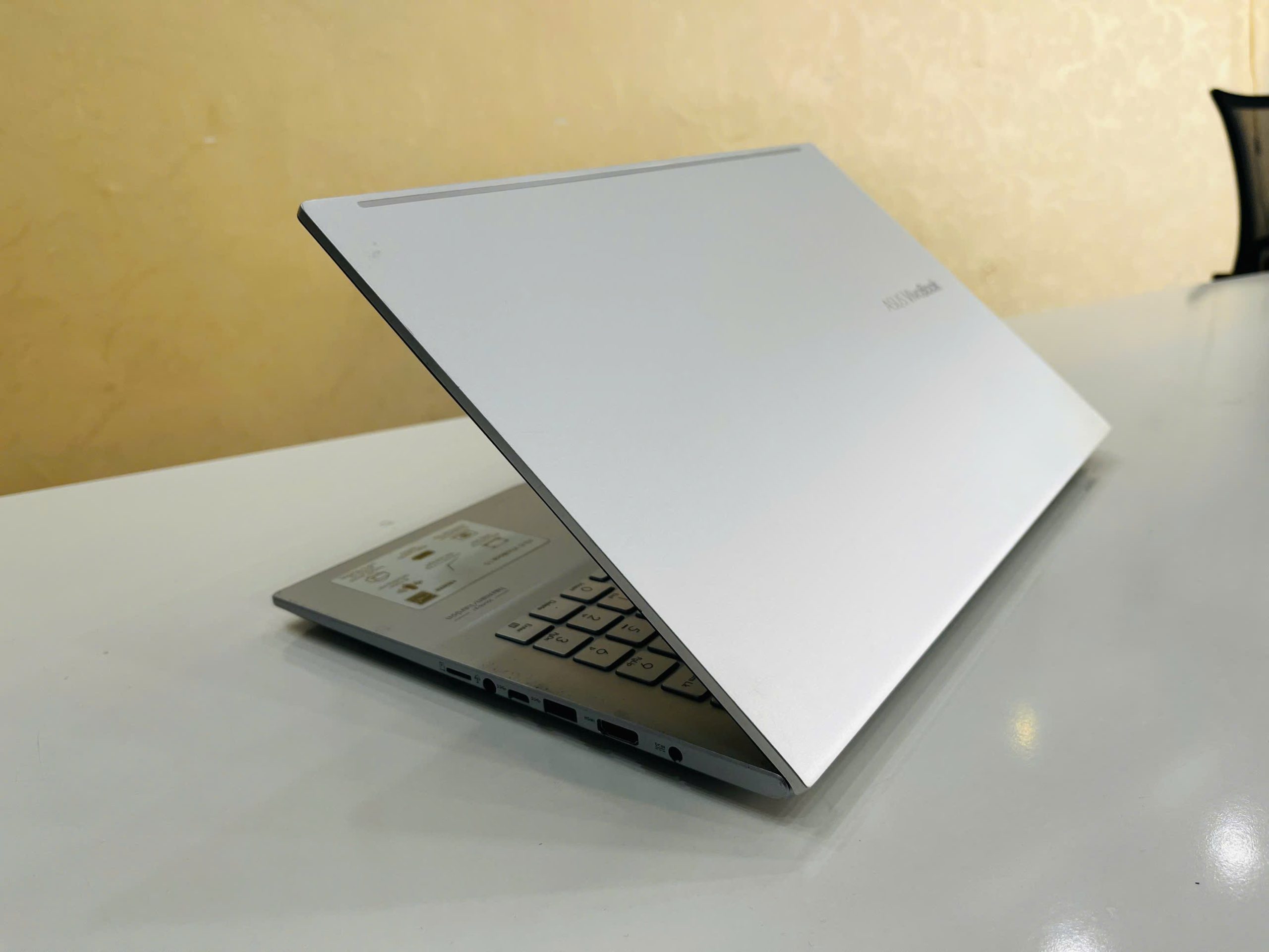 Asus vivobook X513EA vỏ nhôm khối - Hình ảnh 9